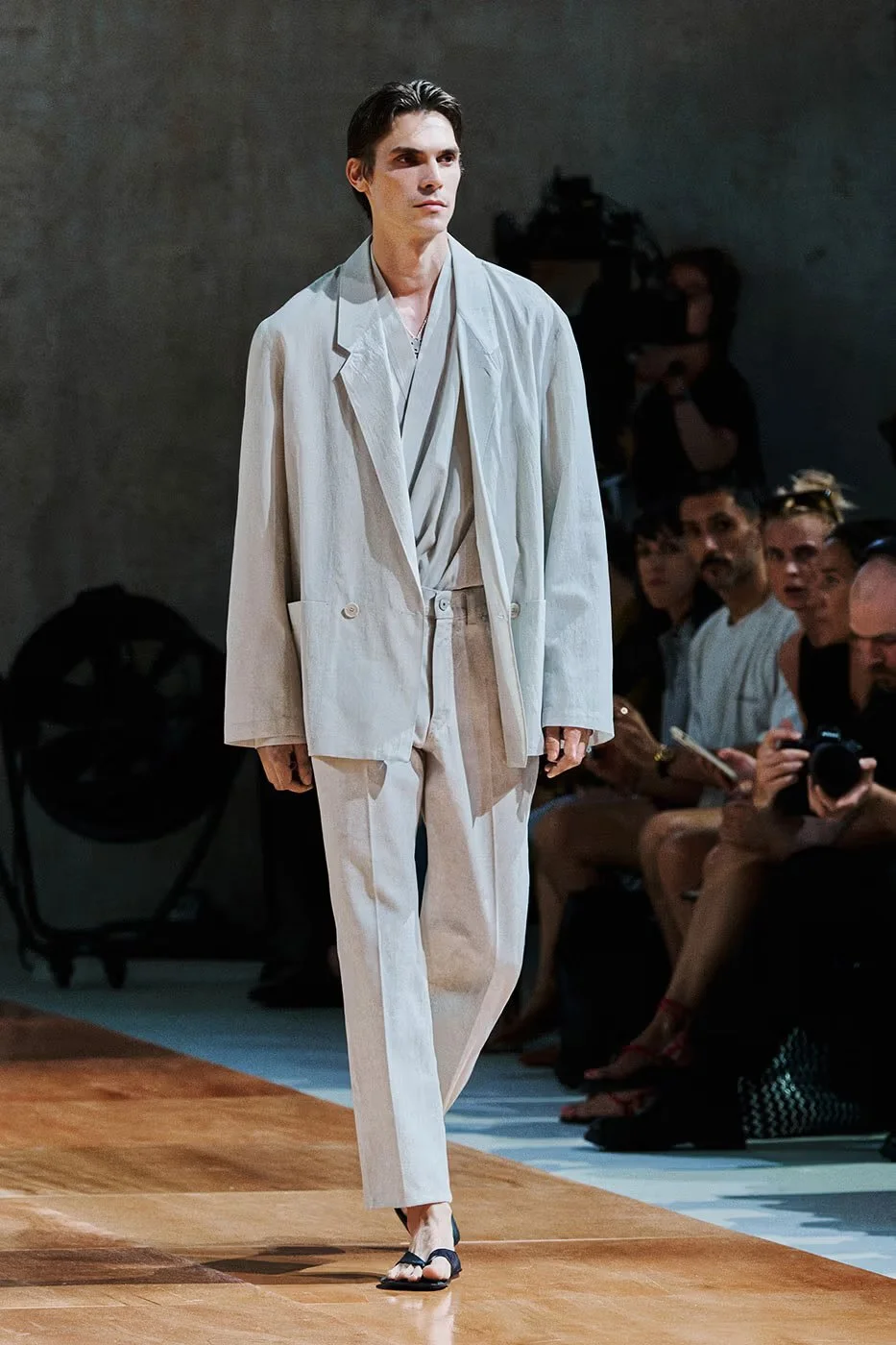 https___hypebeast.com_image_2026_06_24_lemaire-ss27-paris-fashion-week-runway-collection-002.jpg