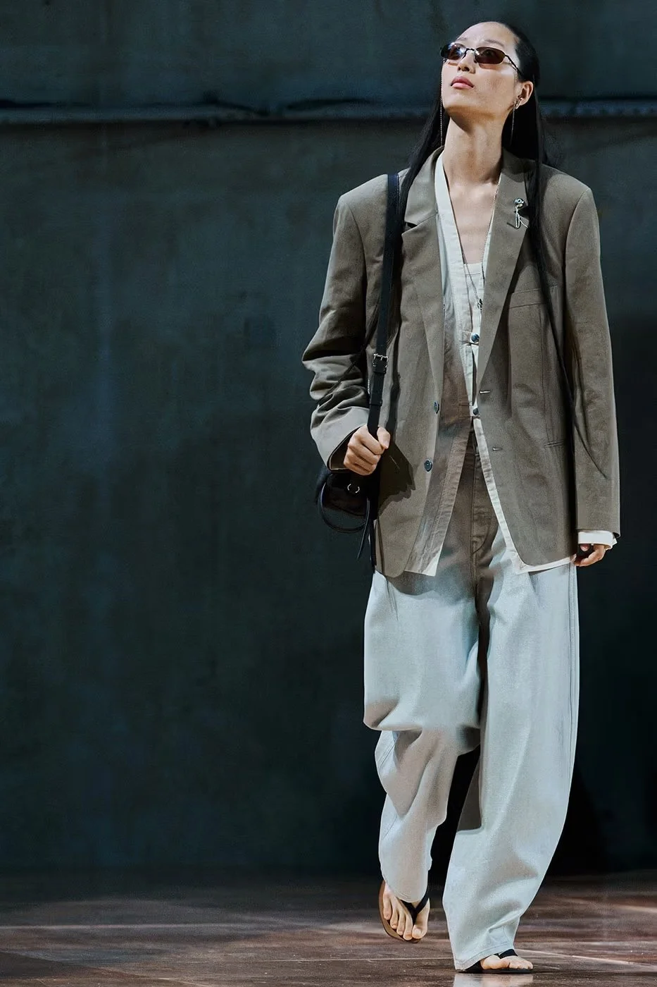 https___hypebeast.com_image_2026_06_24_lemaire-ss27-paris-fashion-week-runway-collection-009.jpeg