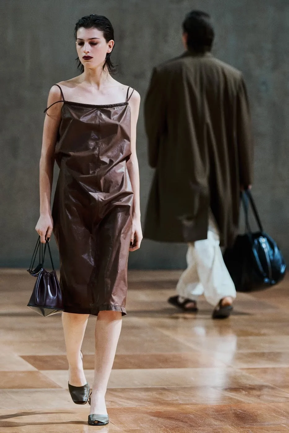 https___hypebeast.com_image_2026_06_24_lemaire-ss27-paris-fashion-week-runway-collection-013.jpeg