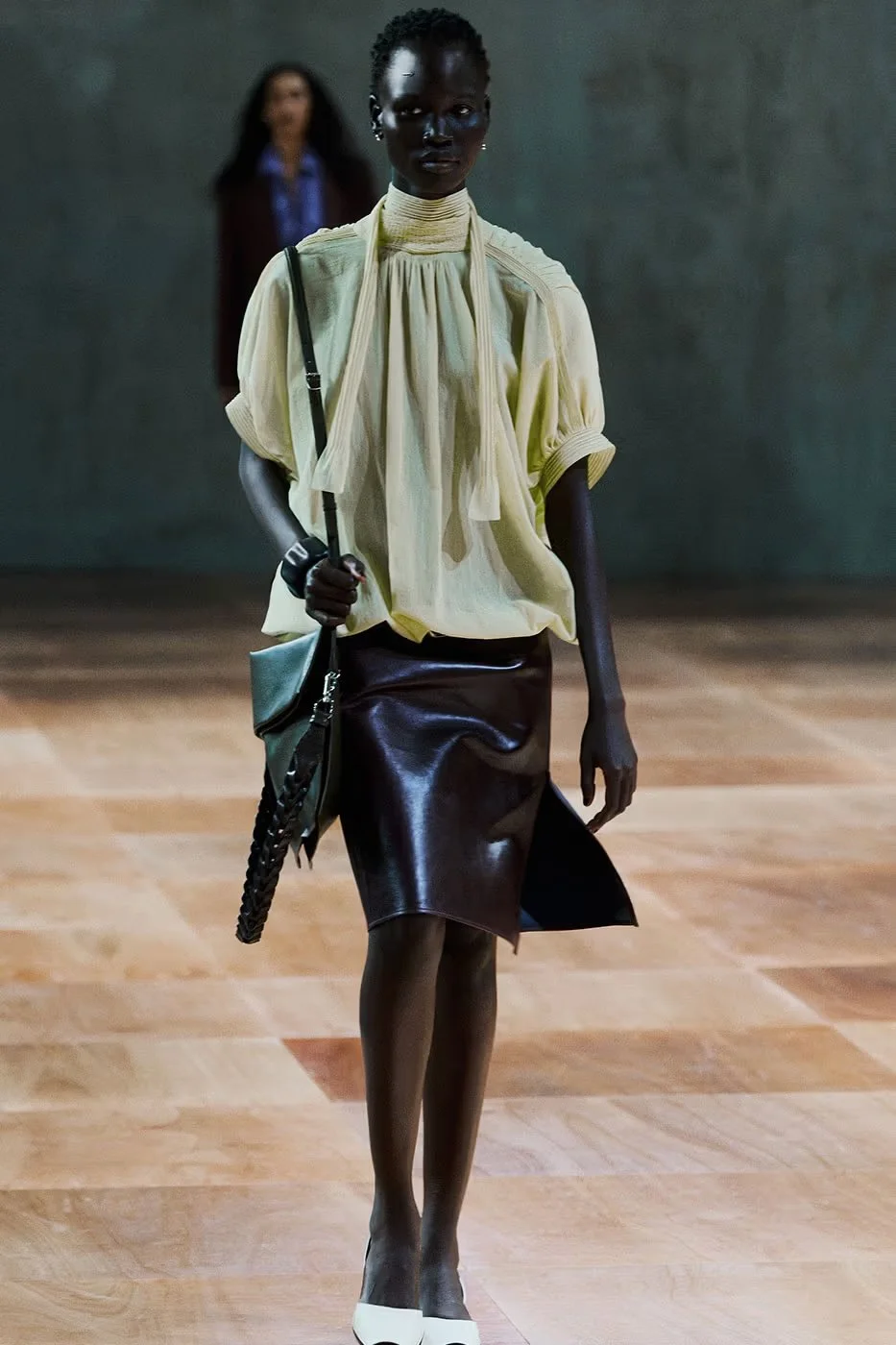 https___hypebeast.com_image_2026_06_24_lemaire-ss27-paris-fashion-week-runway-collection-022.jpeg