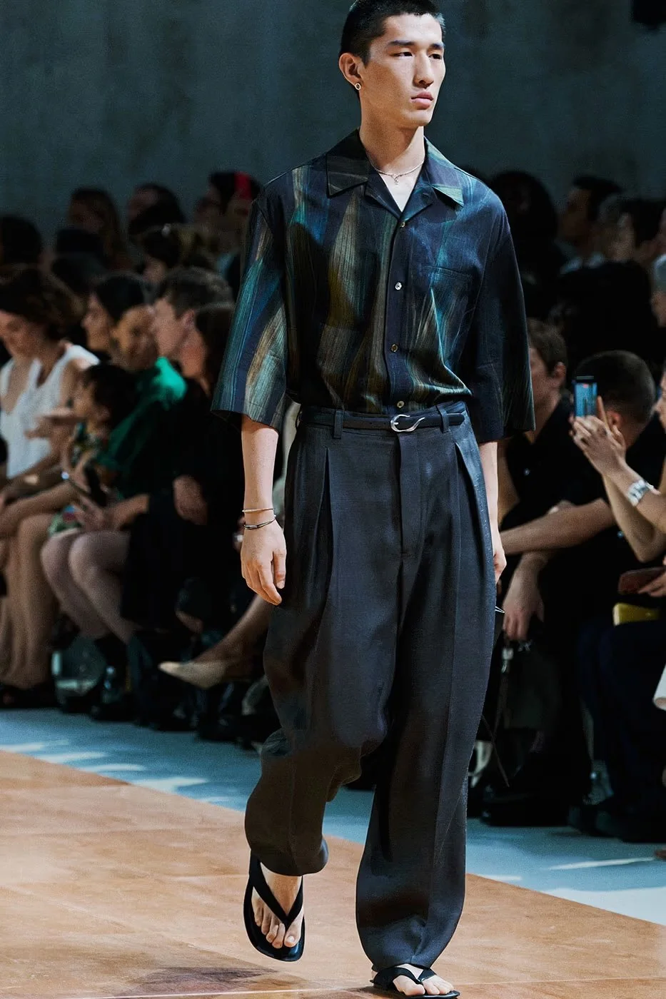 https___hypebeast.com_image_2026_06_24_lemaire-ss27-paris-fashion-week-runway-collection-035.jpeg