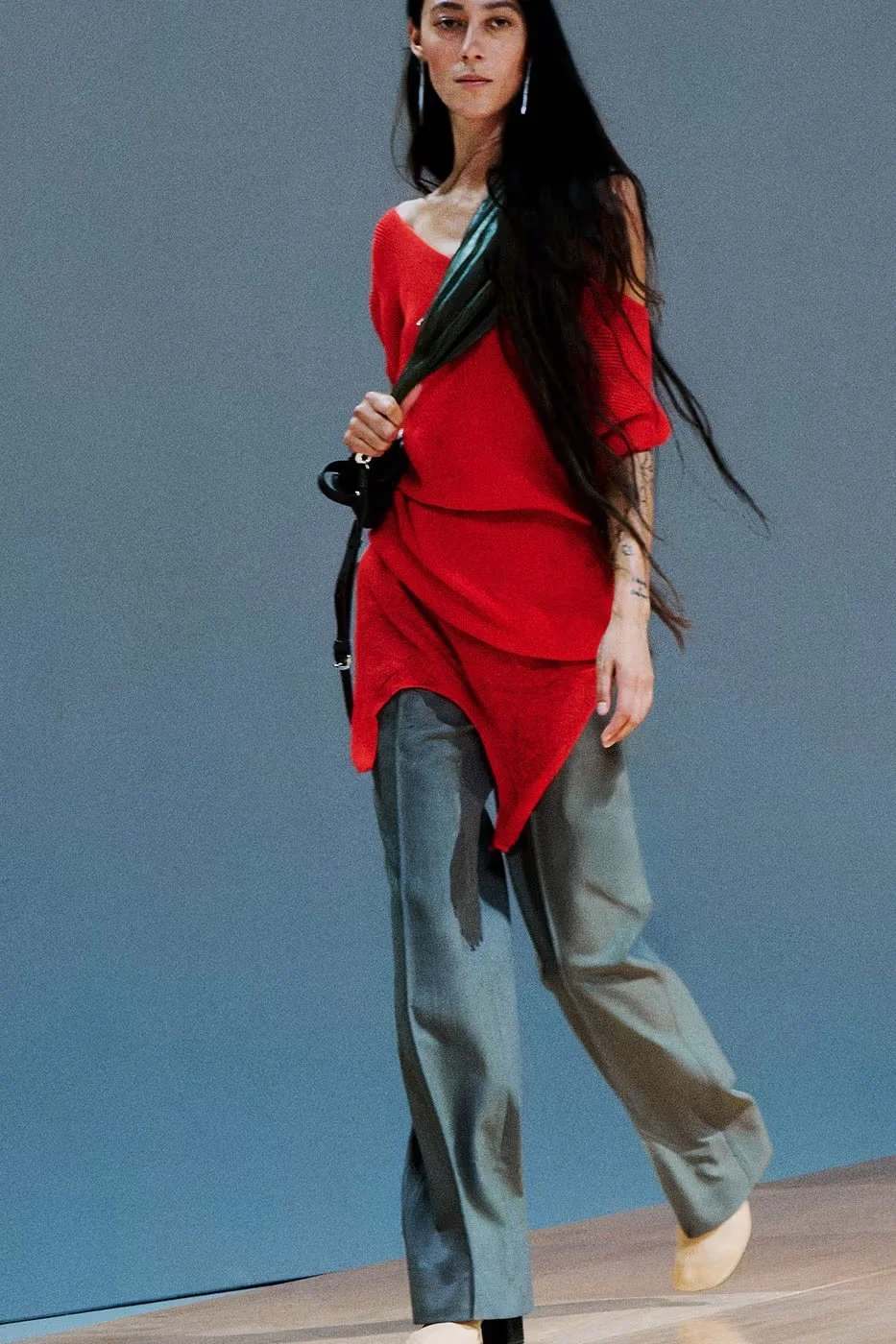 https___hypebeast.com_image_2026_06_24_lemaire-ss27-paris-fashion-week-runway-collection-055.jpeg