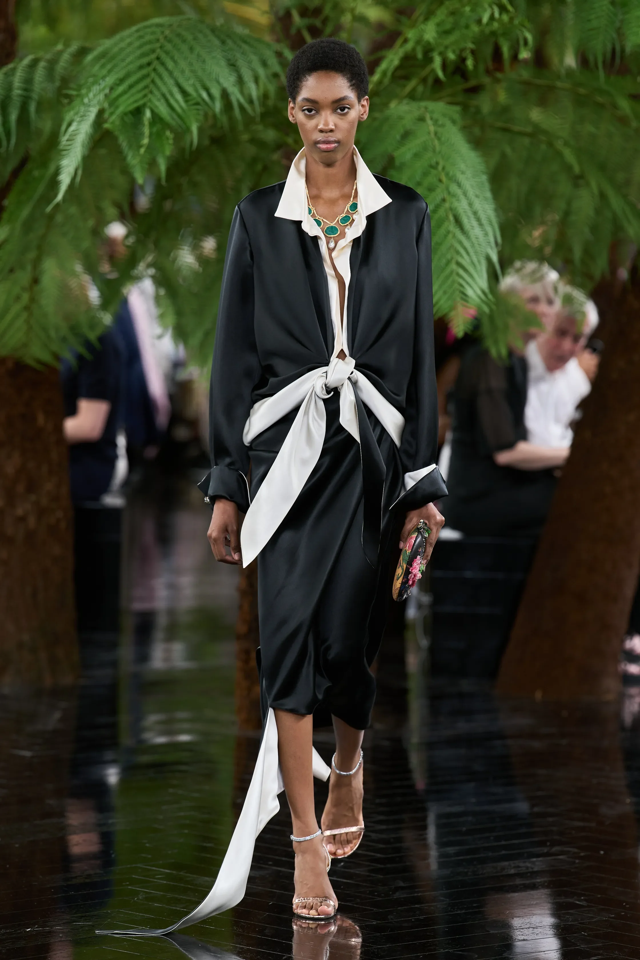 00023-christian-dior-fall-2026-couture-credit-gorunway.webp