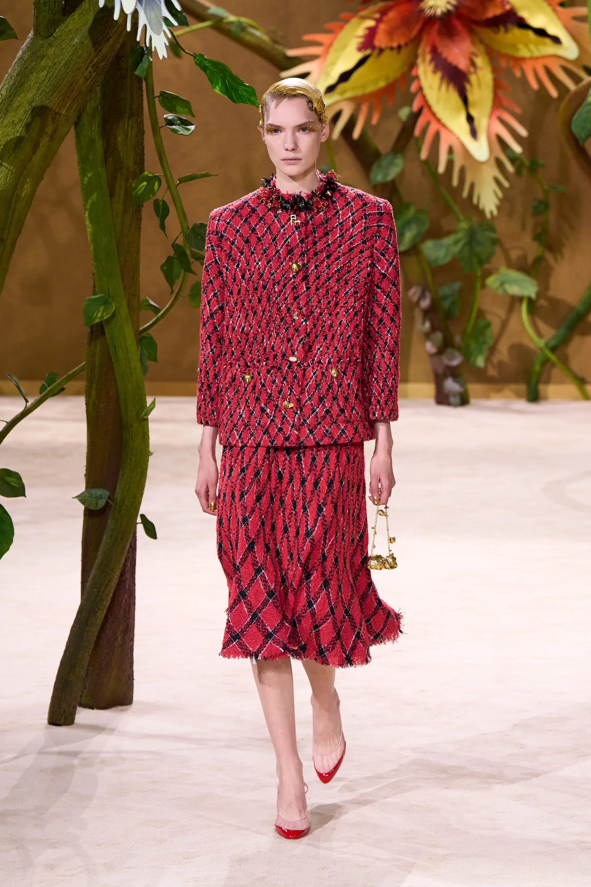 00019-chanel-fall-2026-couture-credit-gorunway.webp