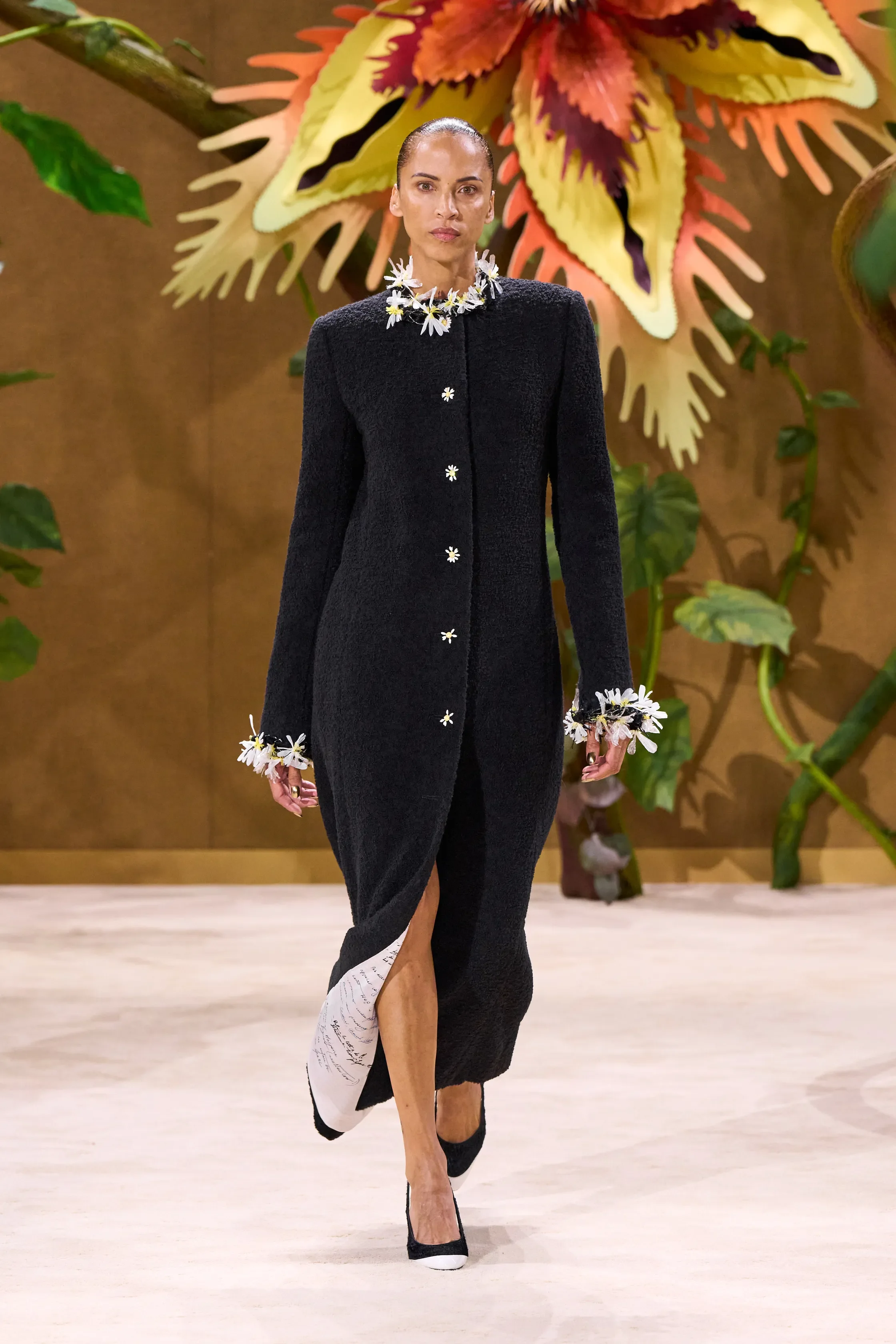 00023-chanel-fall-2026-couture-credit-gorunway.webp