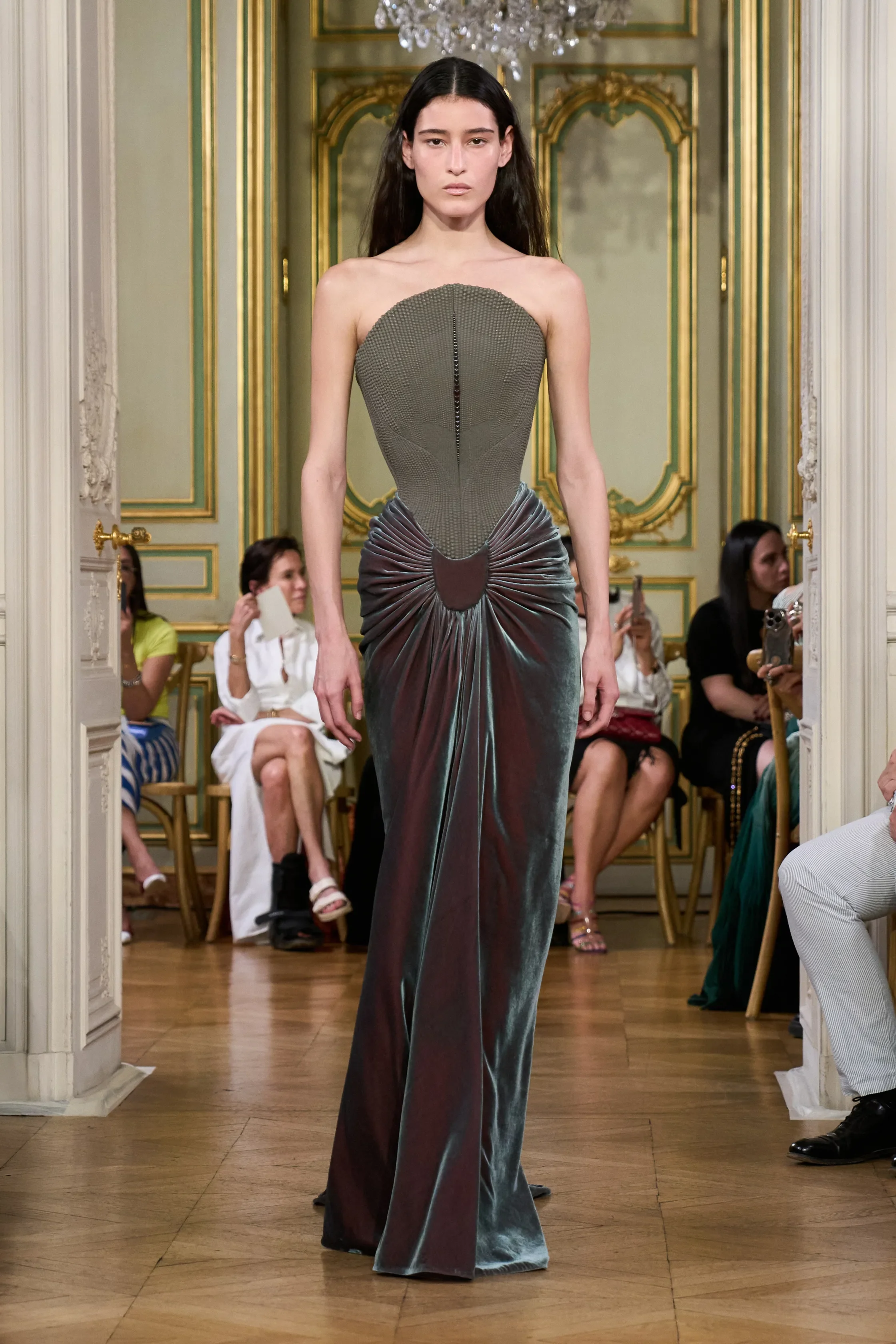 00025-standing-ground-fall-2026-couture-credit-gorunway.webp