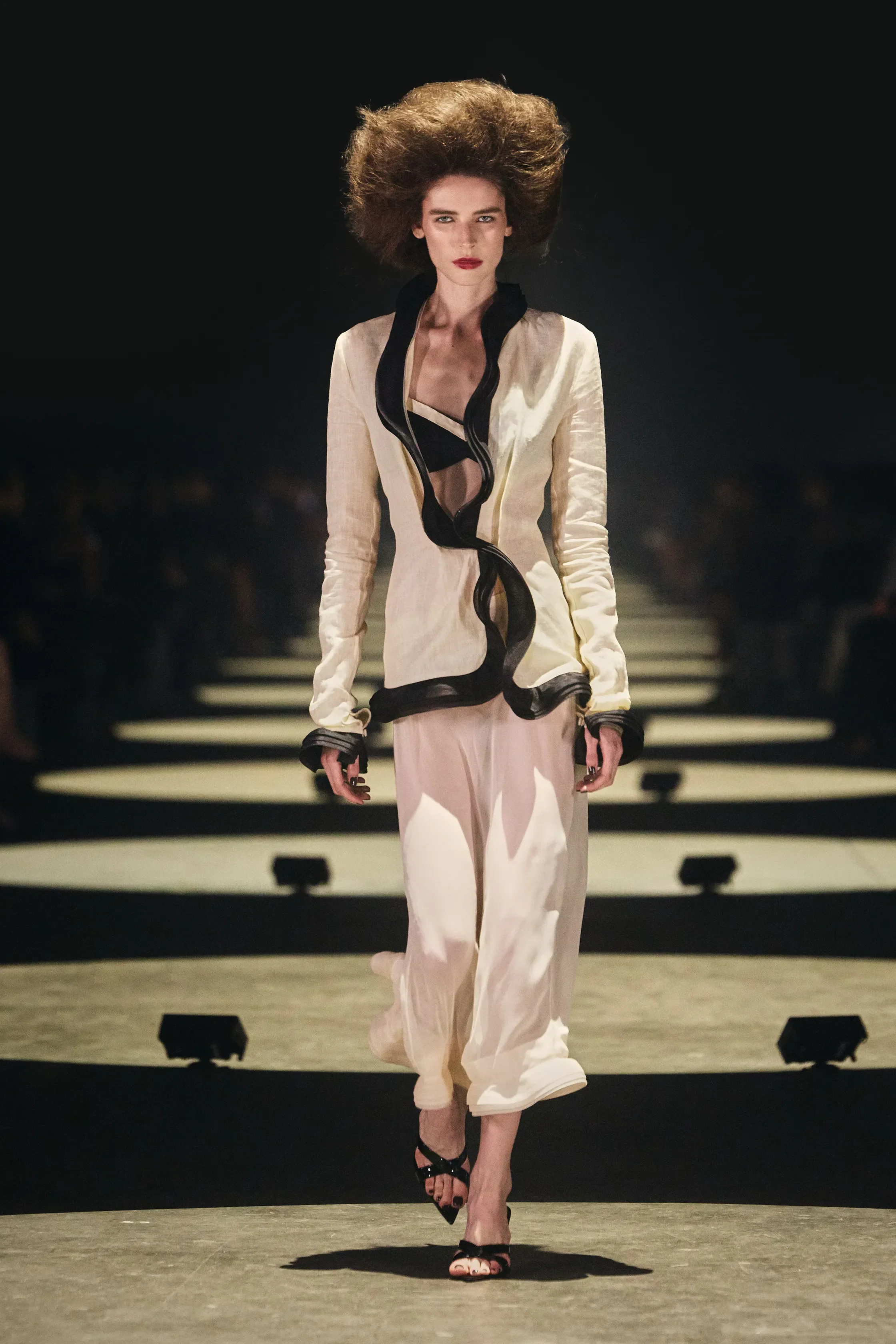 00012-khaite-spring-2027-ready-to-wear-credit-brand.jpg.webp