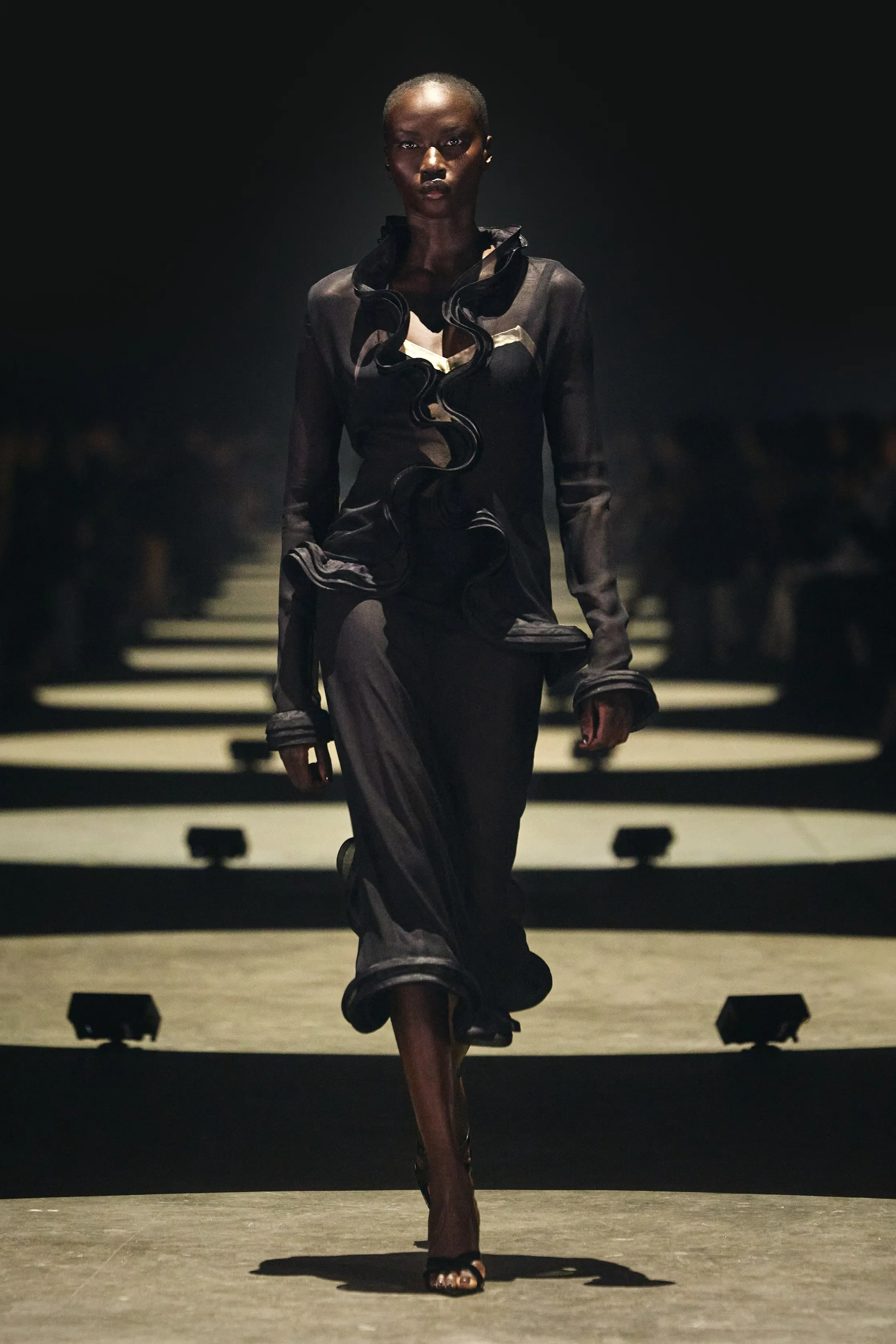 00039-khaite-spring-2027-ready-to-wear-credit-brand.jpg.webp