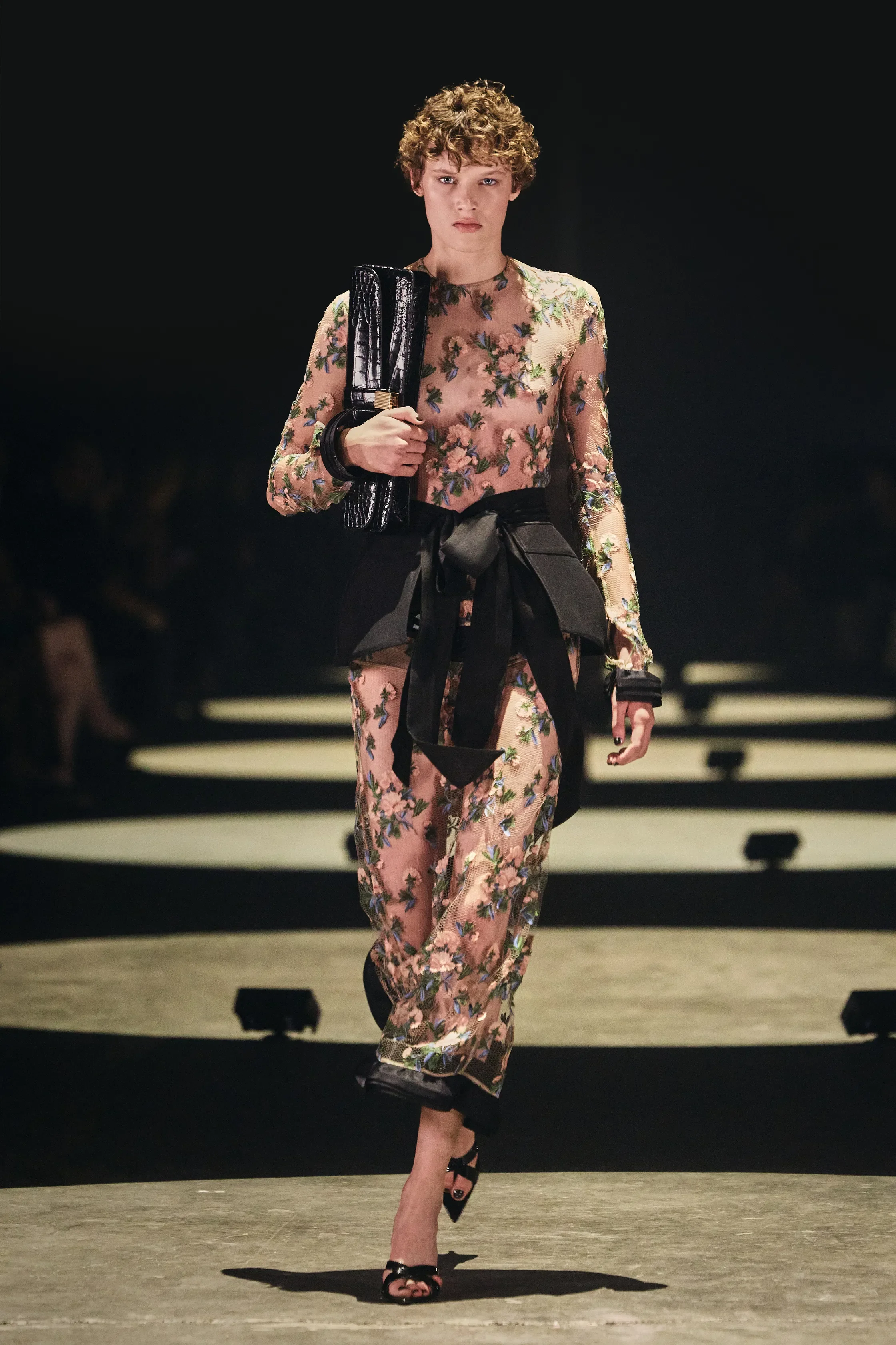 00046-khaite-spring-2027-ready-to-wear-credit-brand.jpg.webp
