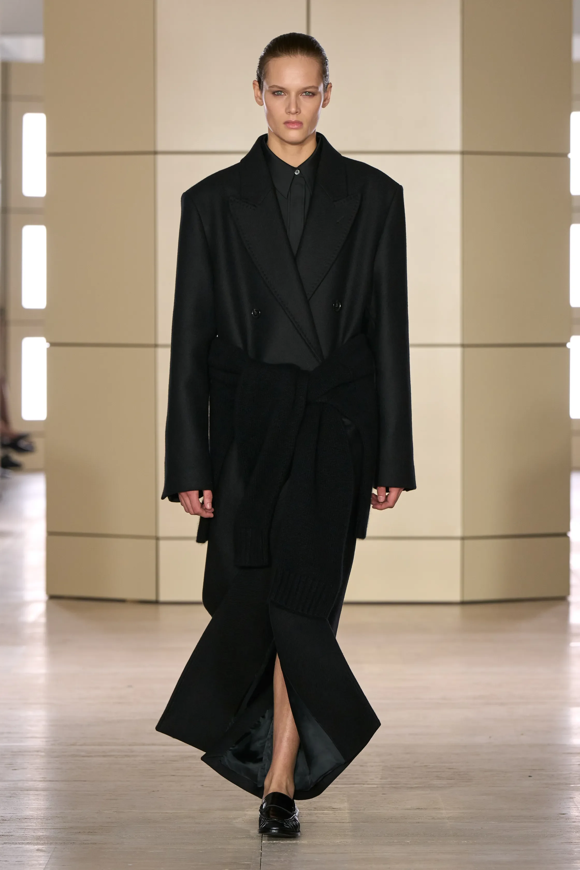 00001-cos-fall-2026-ready-to-wear-credit-gorunway.jpg.webp