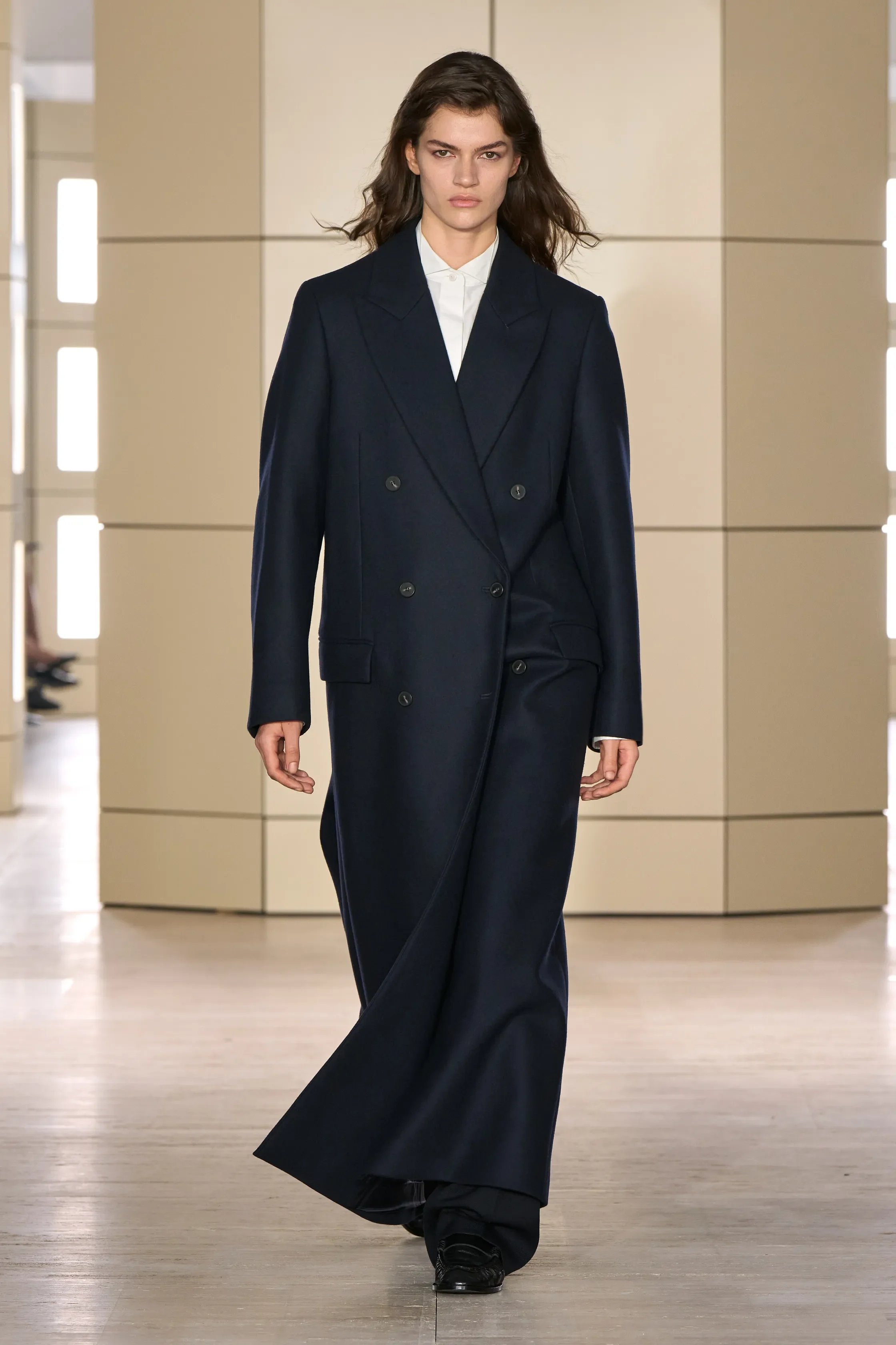 00004-cos-fall-2026-ready-to-wear-credit-gorunway.jpg.webp