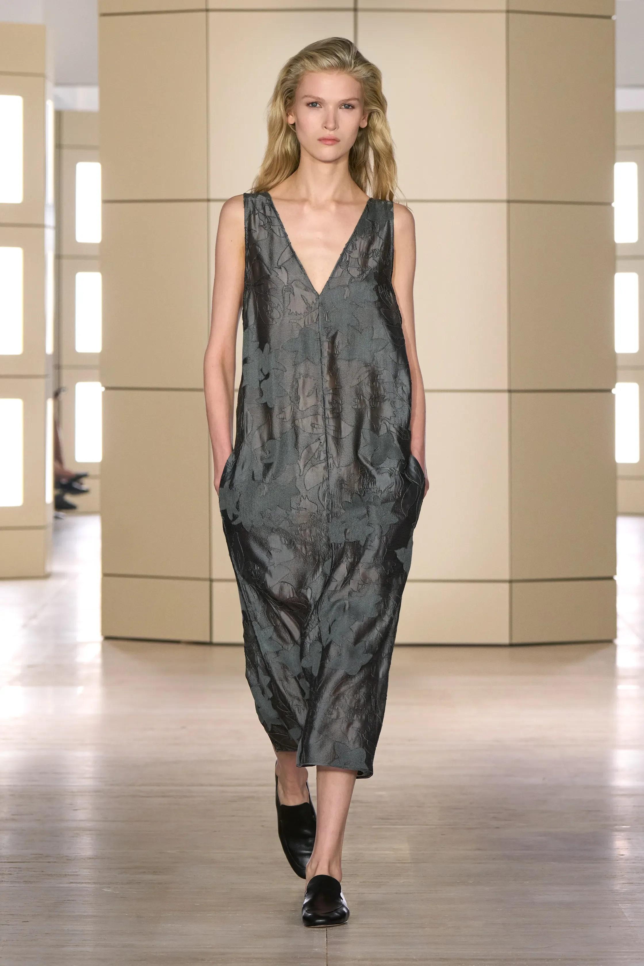 00036-cos-fall-2026-ready-to-wear-credit-gorunway.jpg.webp