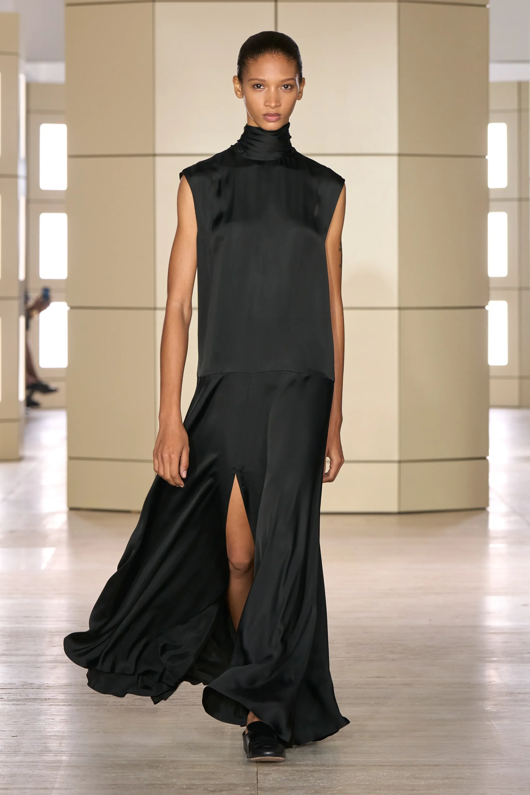 00040-cos-fall-2026-ready-to-wear-credit-gorunway.jpg.webp