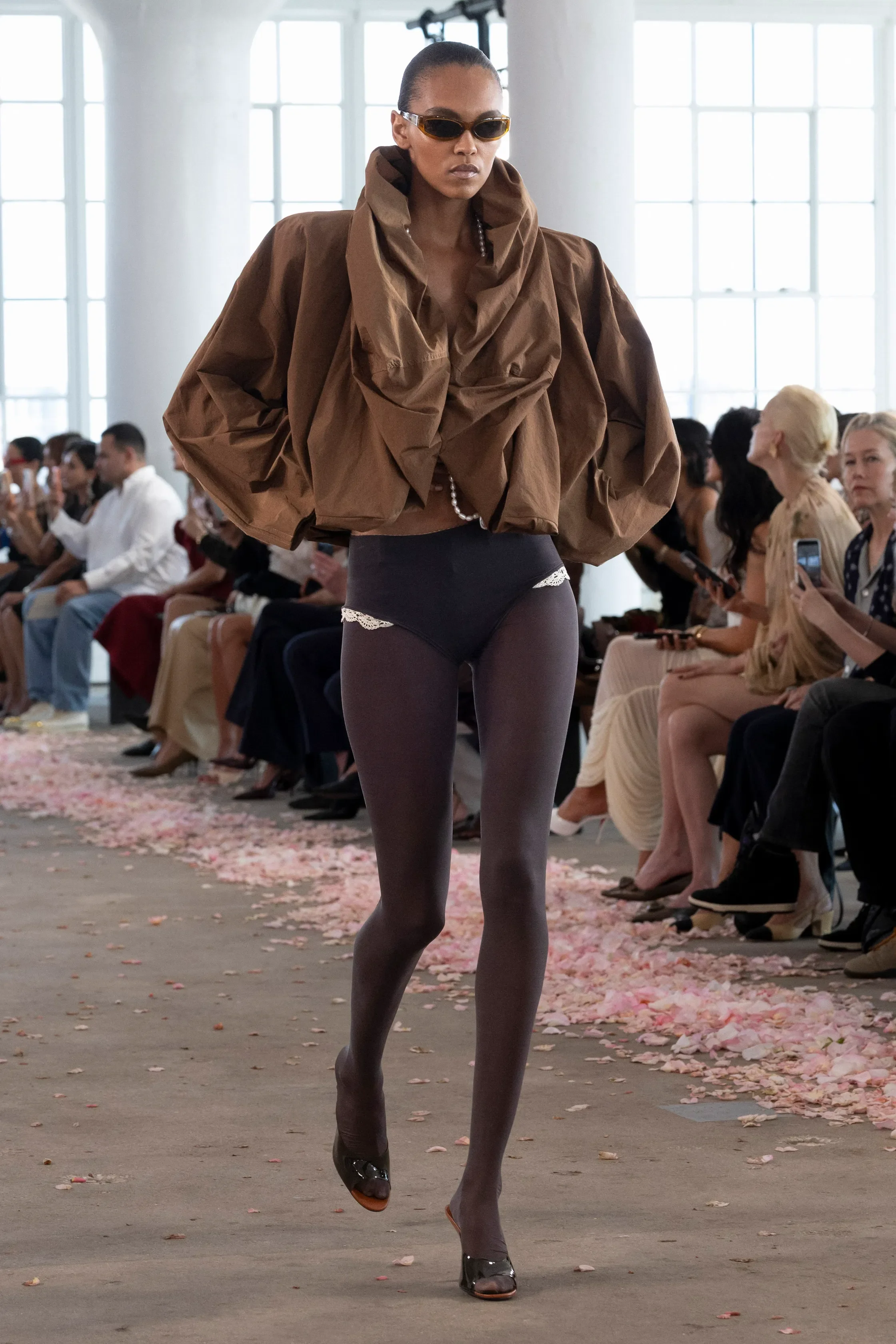 00002-magda-butrym-spring-2027-ready-to-wear-credit-brand.jpg.webp