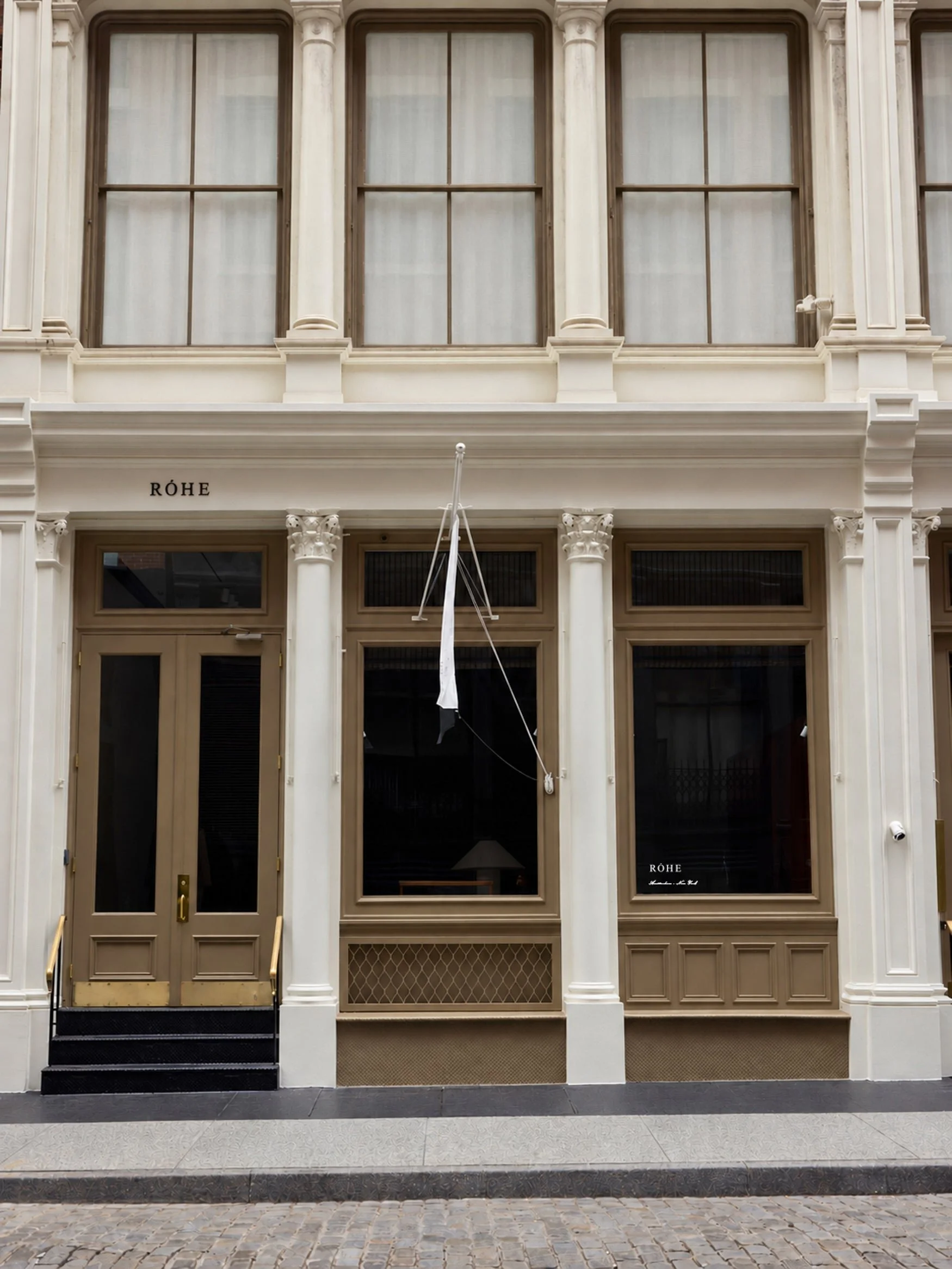 Rohe_-_77_Mercer_Street_-_Facade.jpg