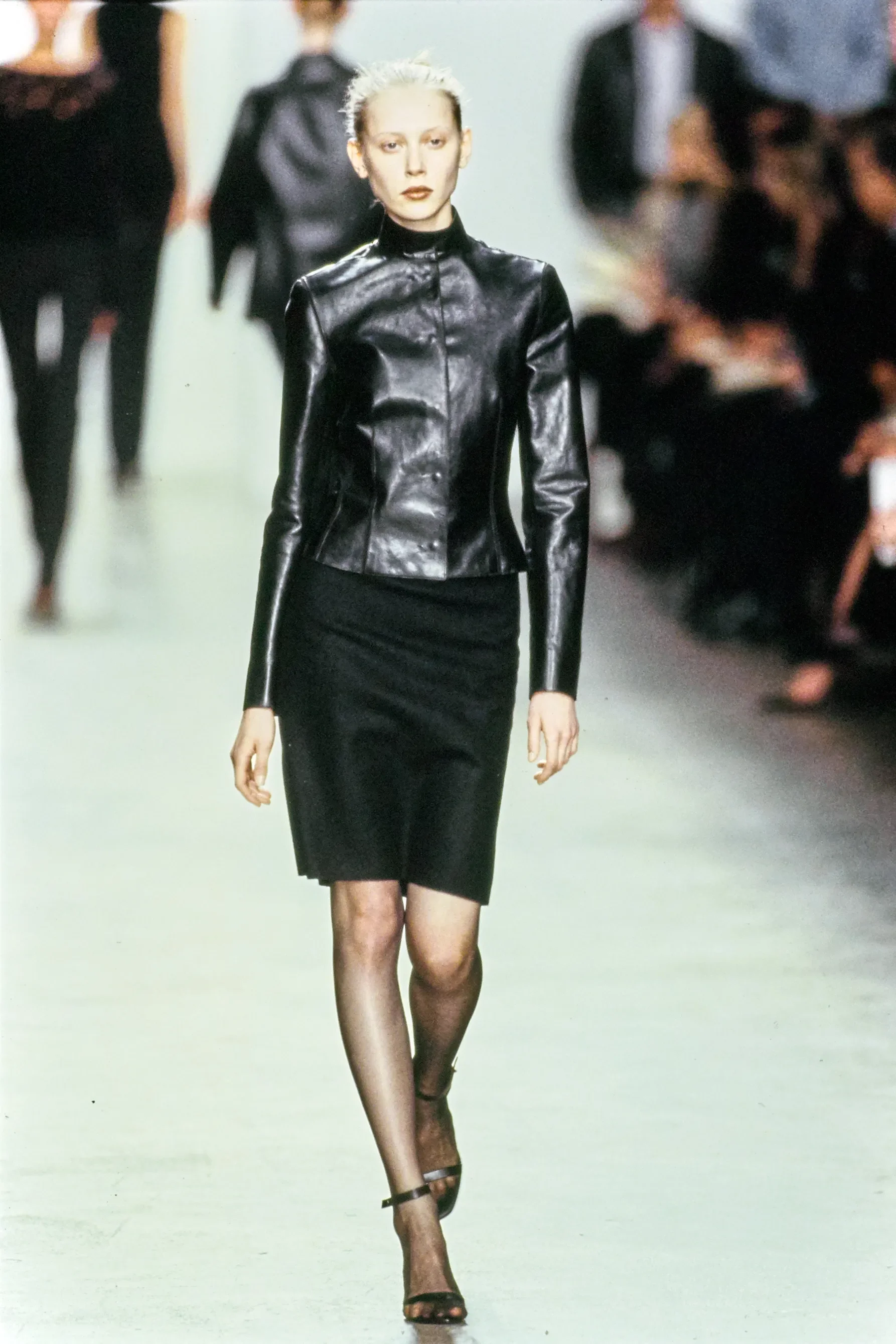 CALVIN-KLEIN-FALL-1999-RTW-47-COLETTE-CN10041032.jpg.webp