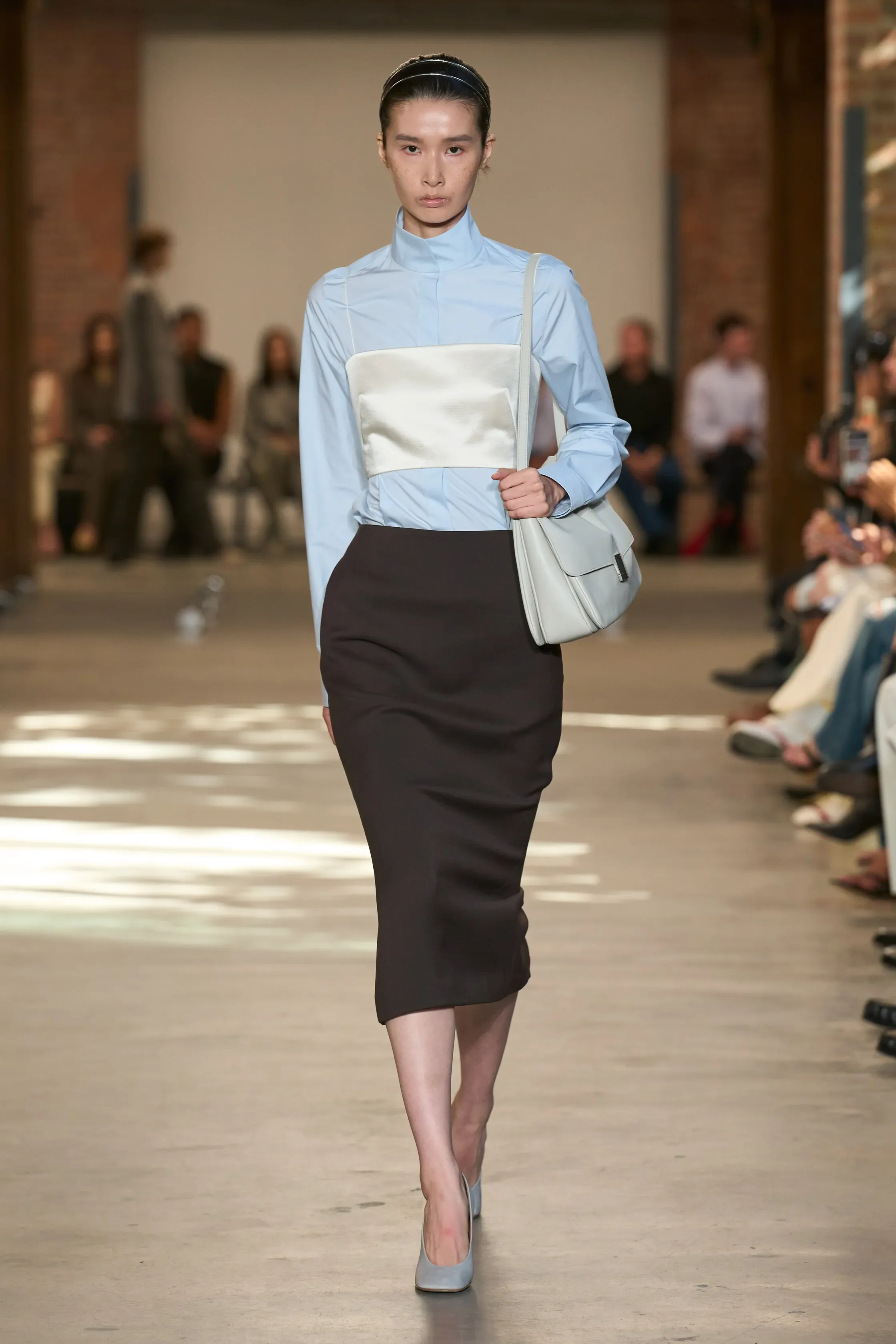 00014-calvin-klein-collection-spring-2027-ready-to-wear-credit-gorunway.JPG.webp