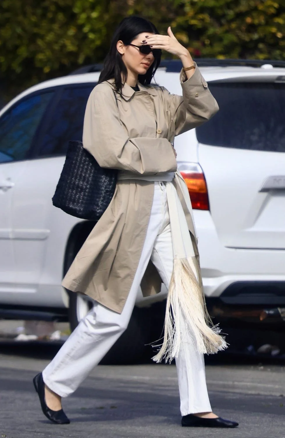 Get the Look: Kendall Jenner’s Chic Model Off-Duty Outfit