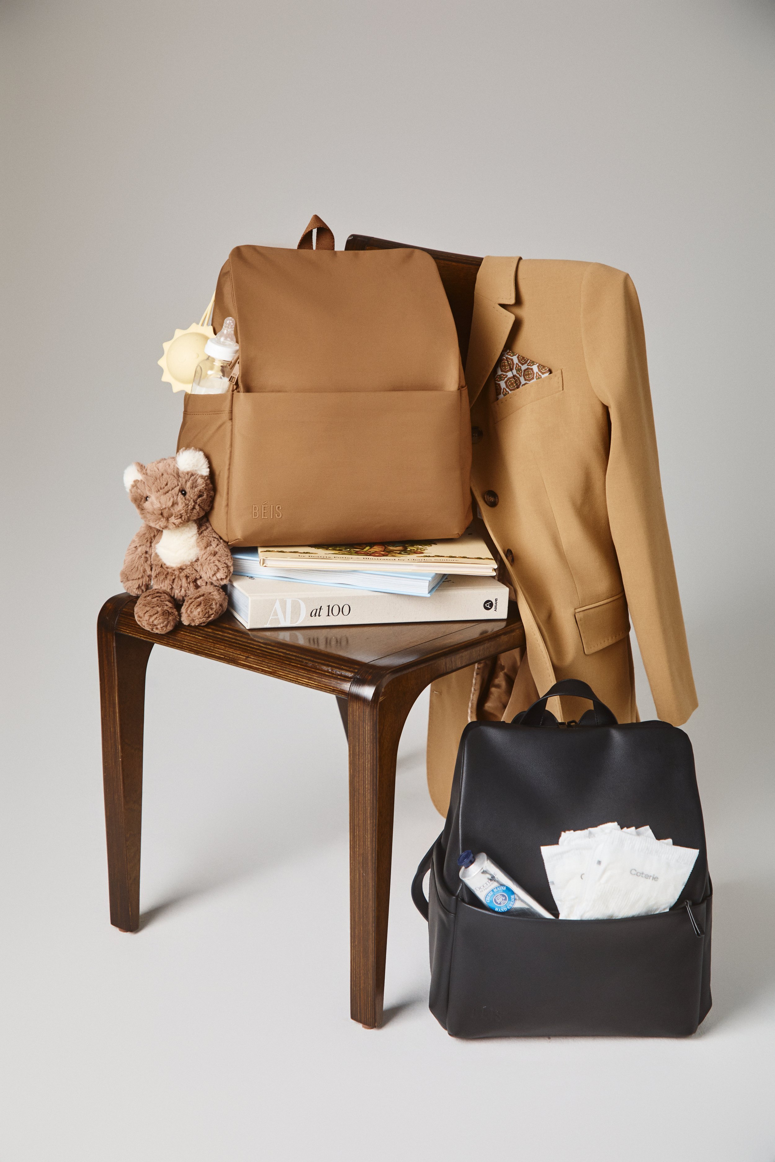 BEIS_PARENT_18_BACKPACK_MIXED_GROUP_1468.jpg