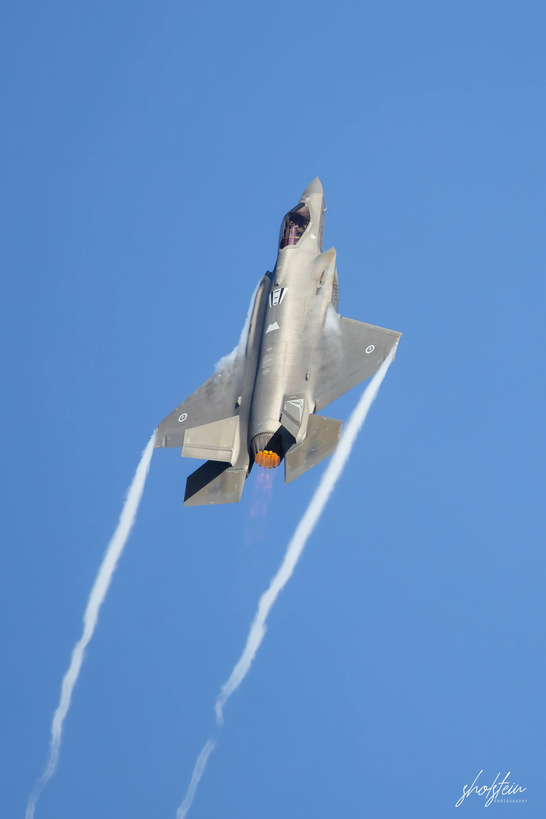 Pacific Airshow 16-8-26p2-1-129-l.jpg