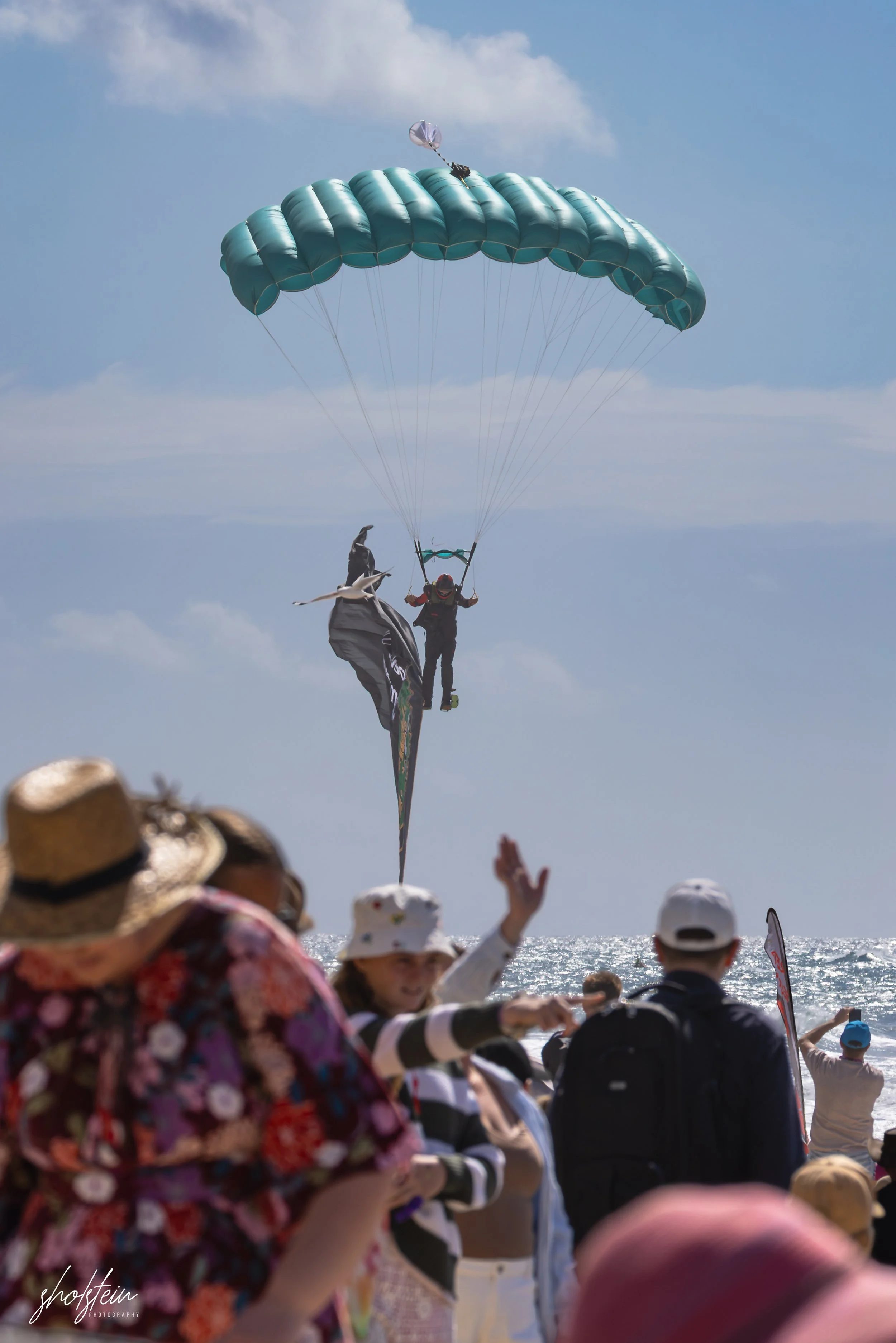 Pacific Airshow 16-8-26p1-1-75-l.jpg