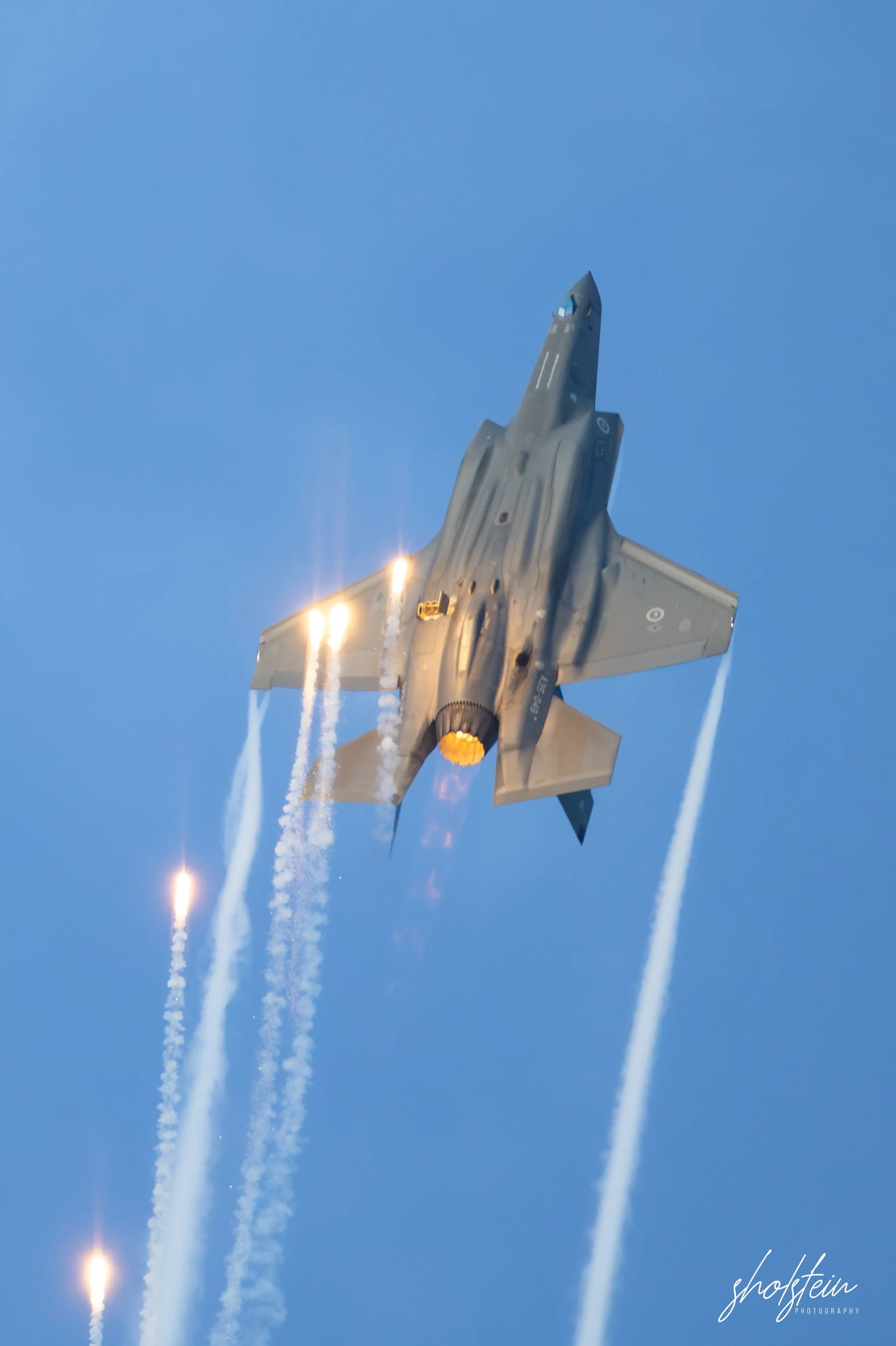 Pacific Airshow 16-8-26p2-1-151-l.jpg