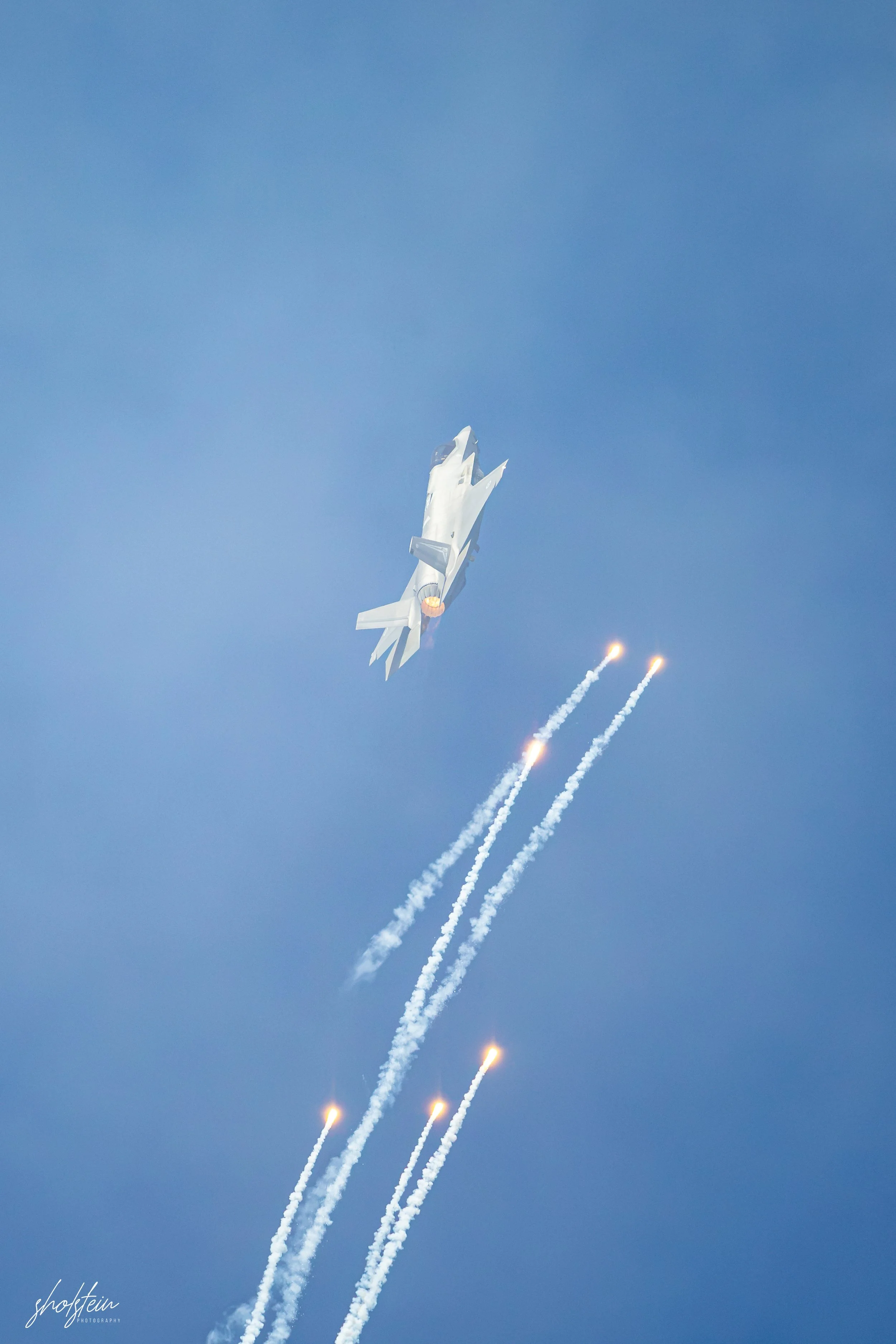 Pacific Airshow 16-8-26p2-1-163-l.jpg