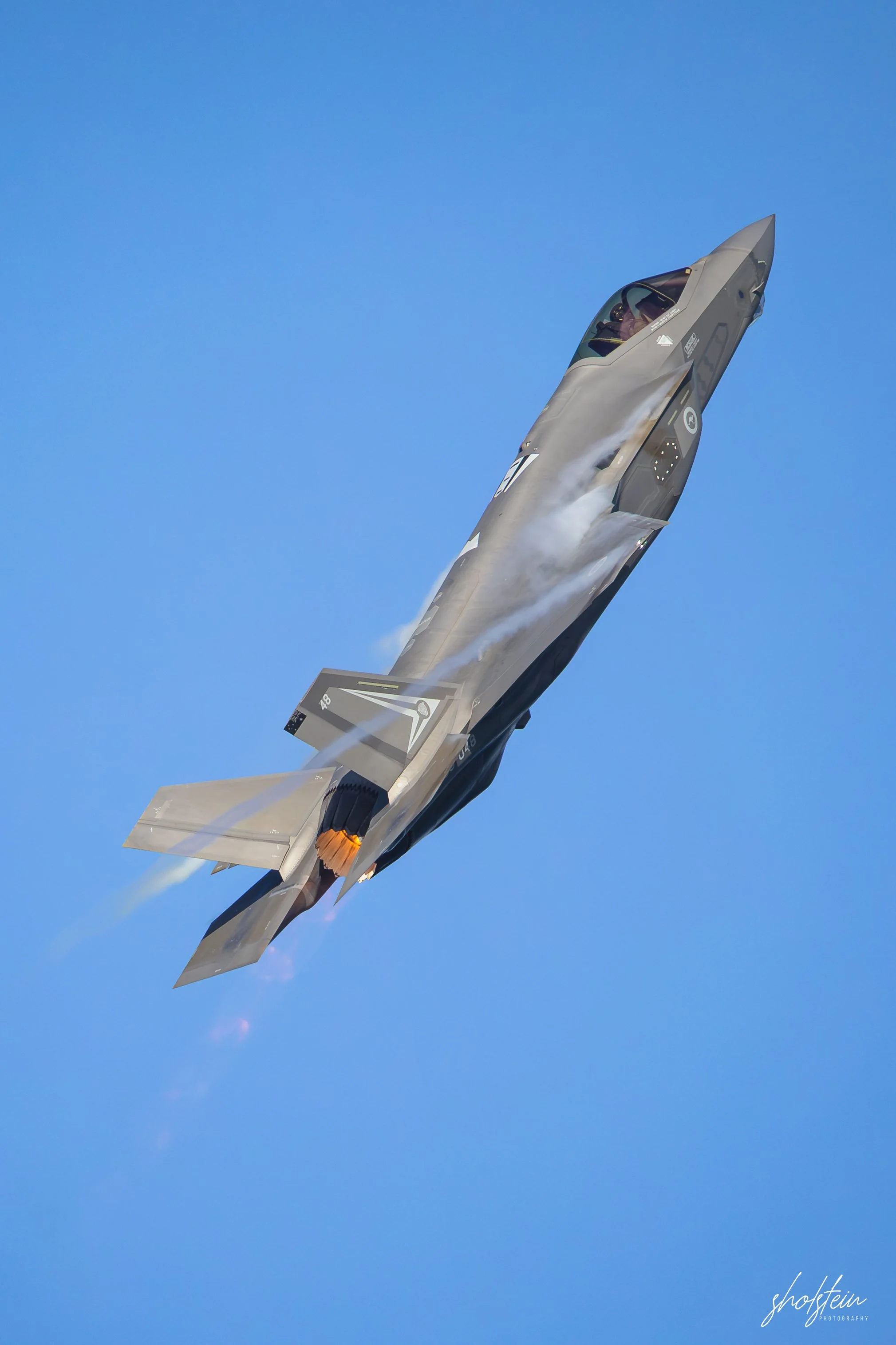 Pacific Airshow 16-8-26p2-1-128-l.jpg