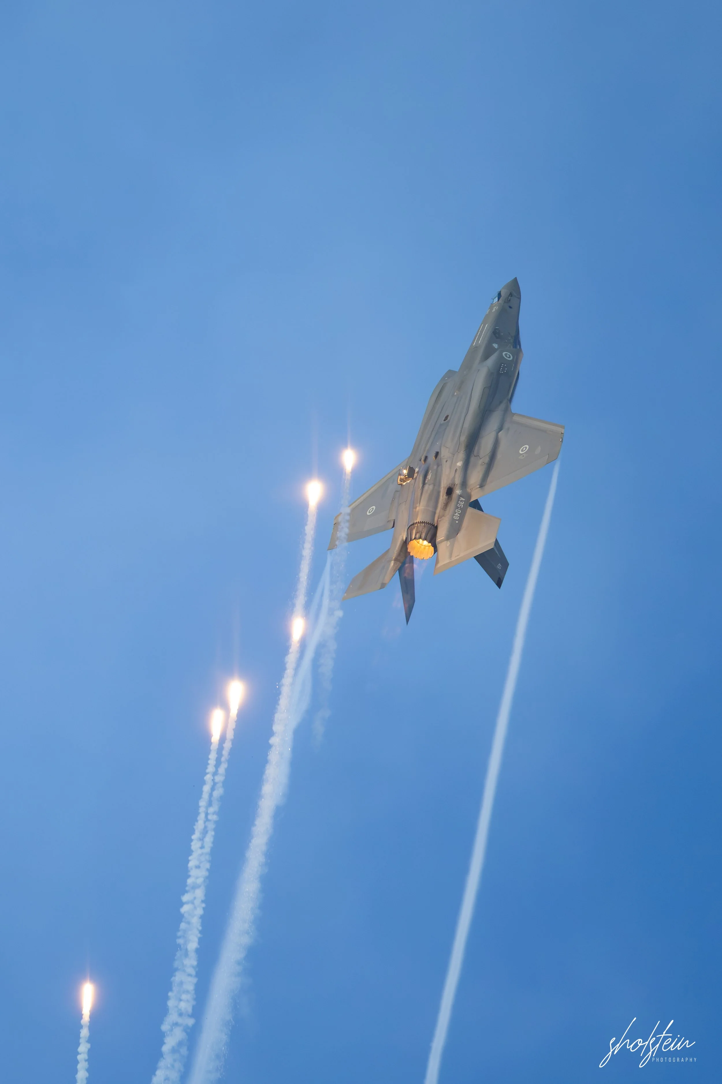 Pacific Airshow 16-8-26p2-1-152-l.jpg