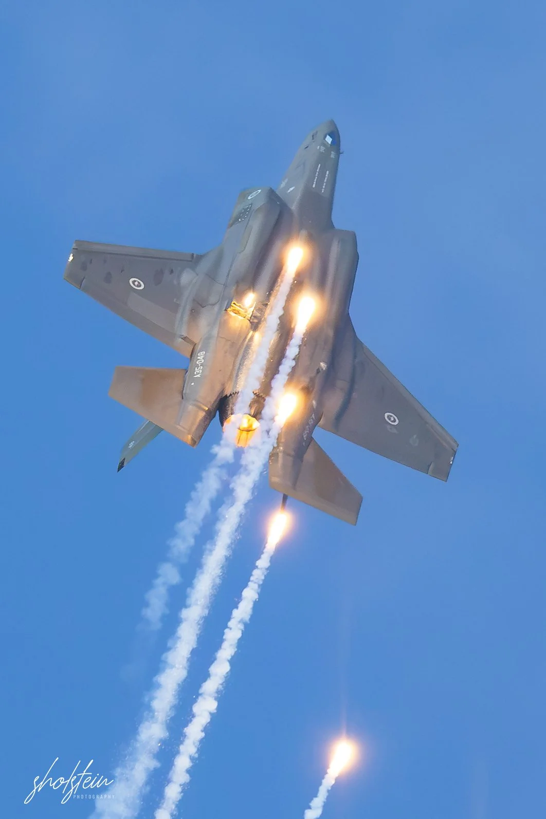 Pacific Airshow 16-8-26p2-1-160-l.jpg