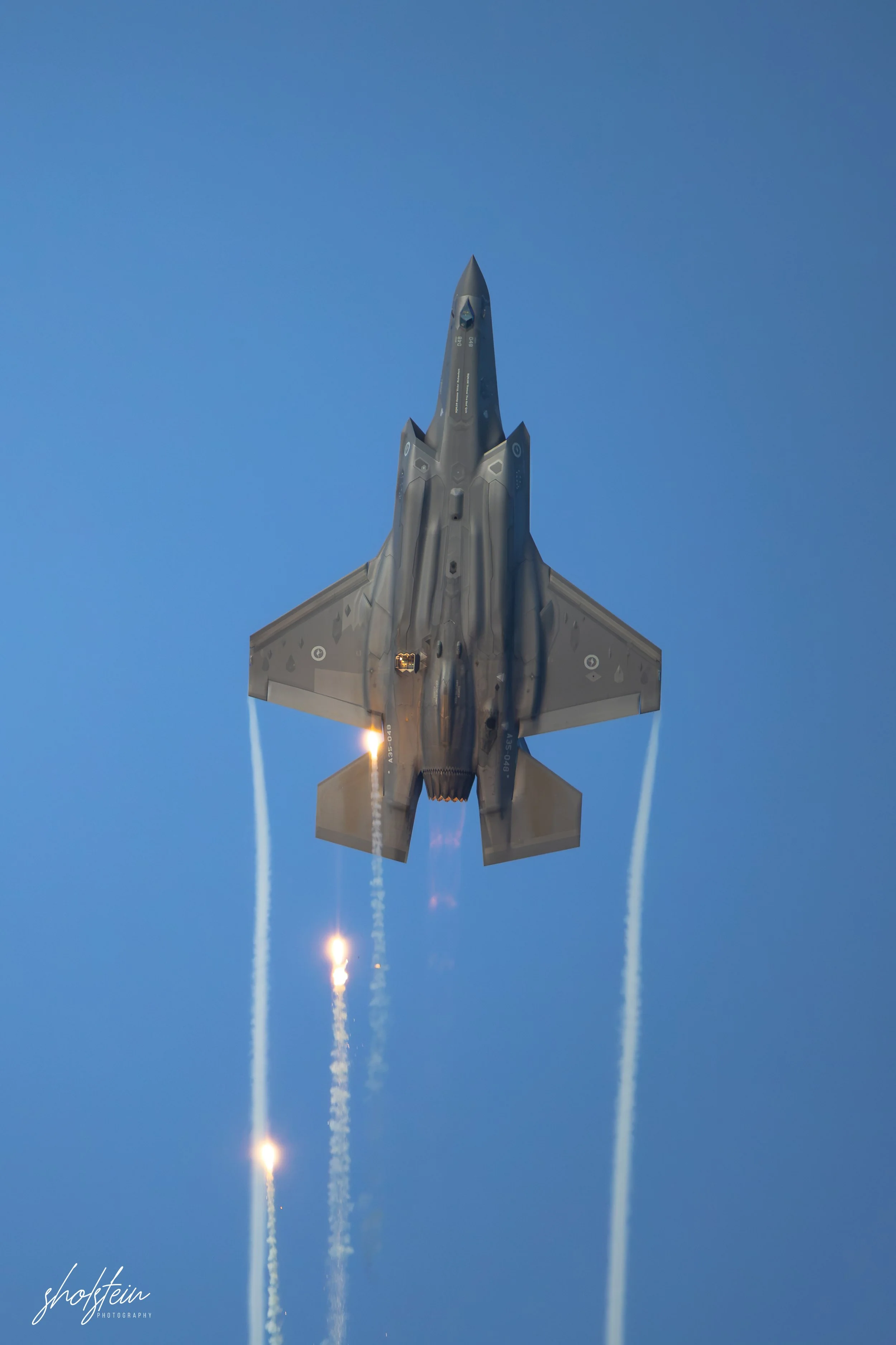 Pacific Airshow 16-8-26p2-1-148-l.jpg