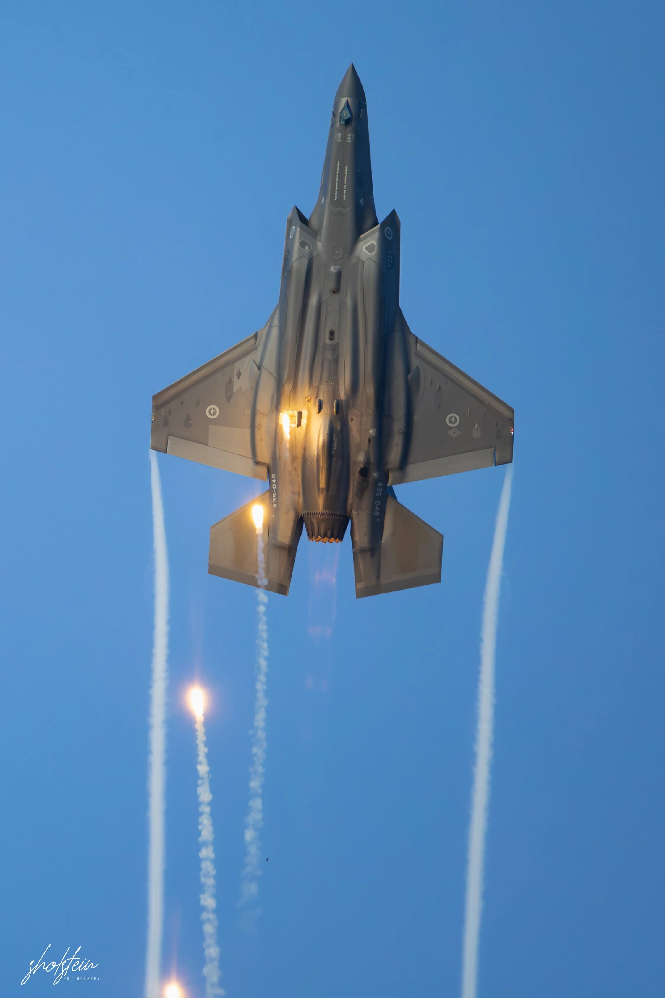 Pacific Airshow 16-8-26p2-1-149-l.jpg
