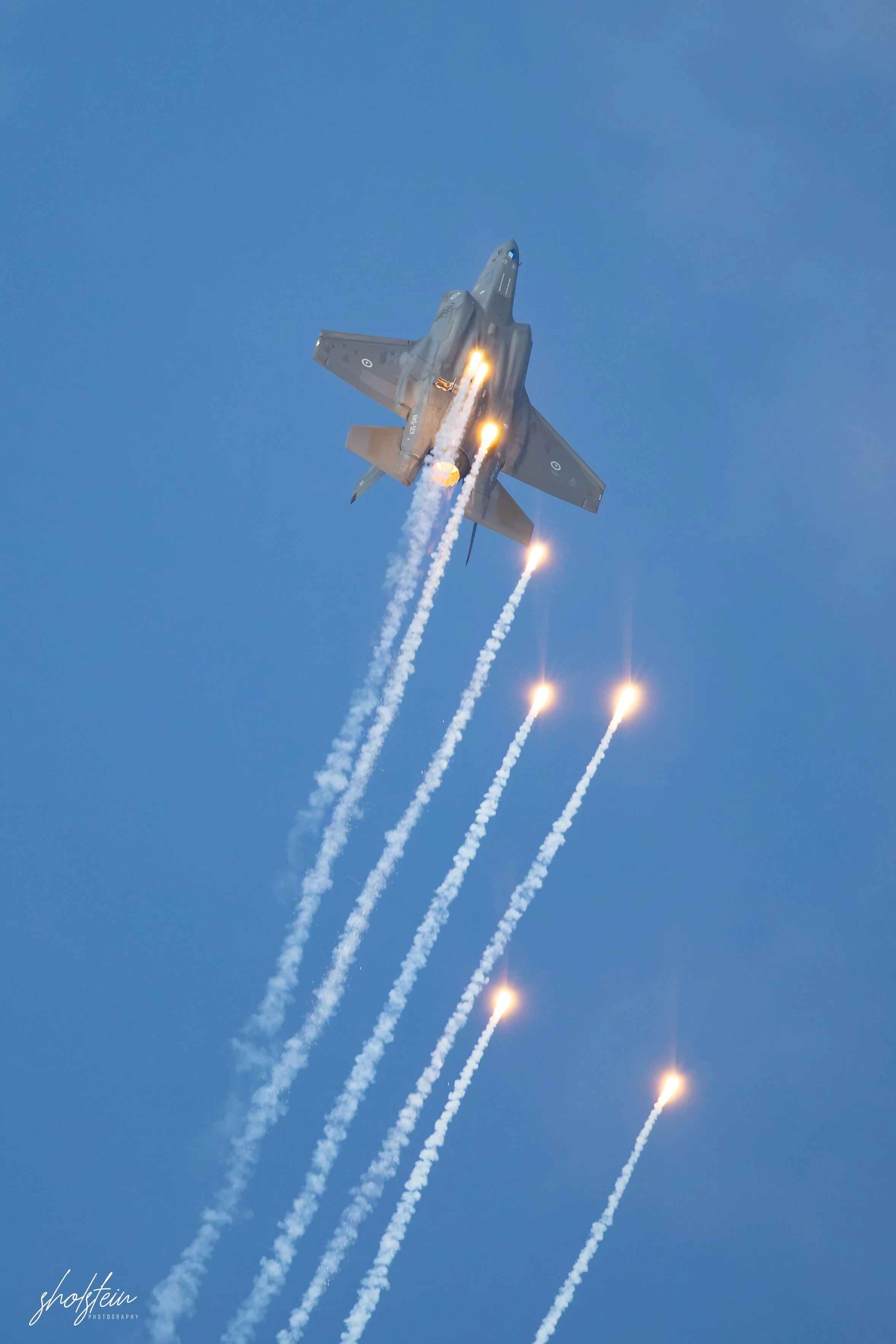 Pacific Airshow 16-8-26p2-1-159-l.jpg