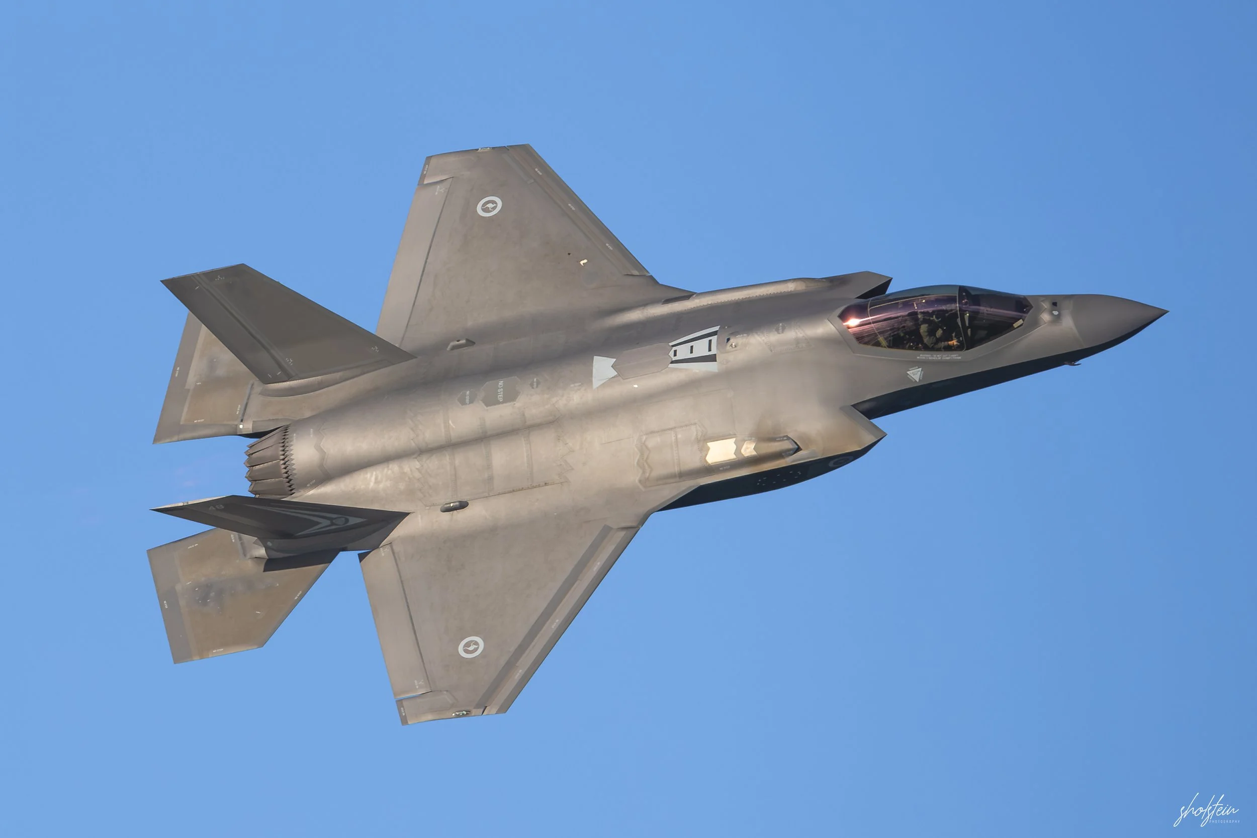 Pacific Airshow 16-8-26p2-1-120-l.jpg