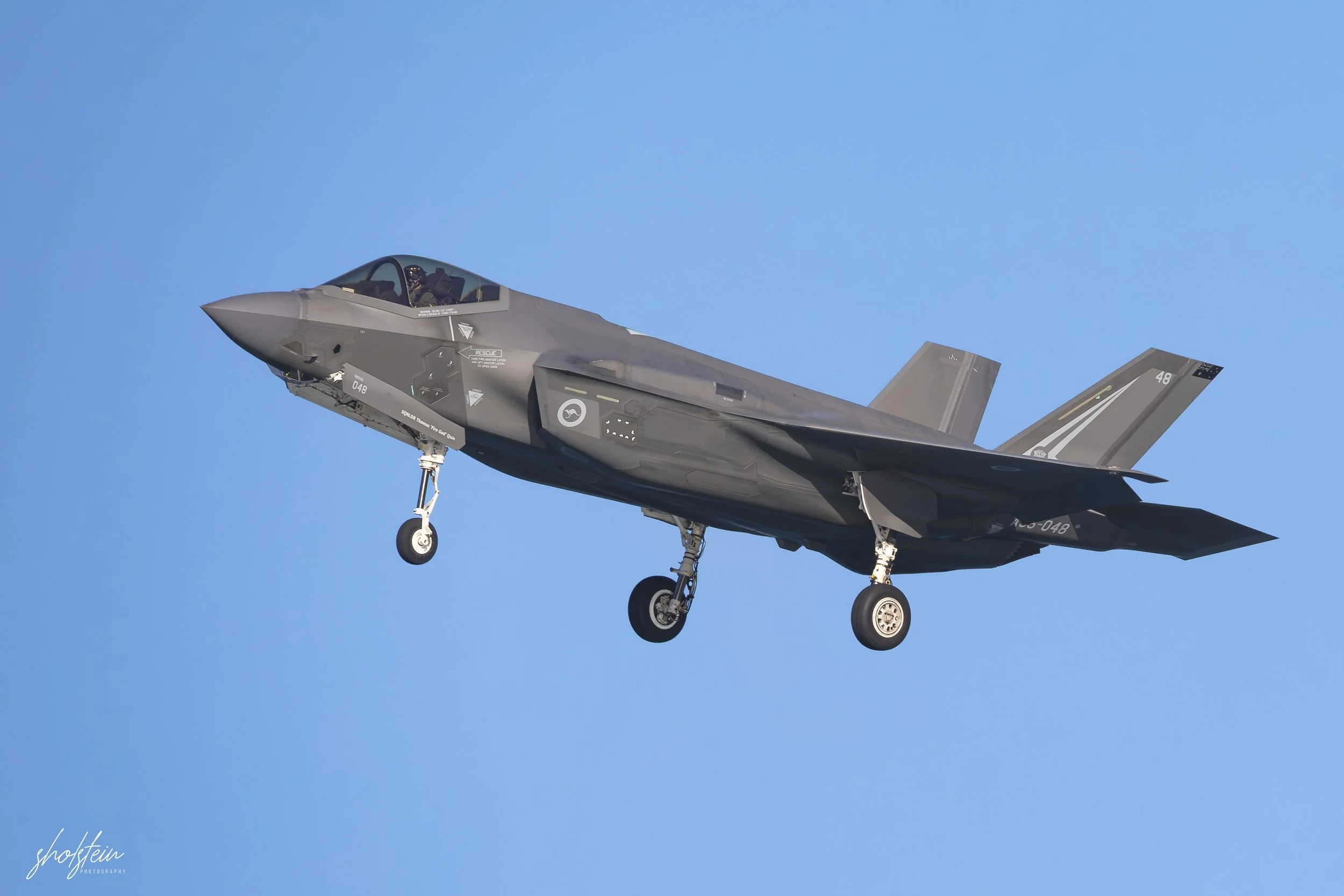 Pacific Airshow 16-8-26p2-1-116-l.jpg
