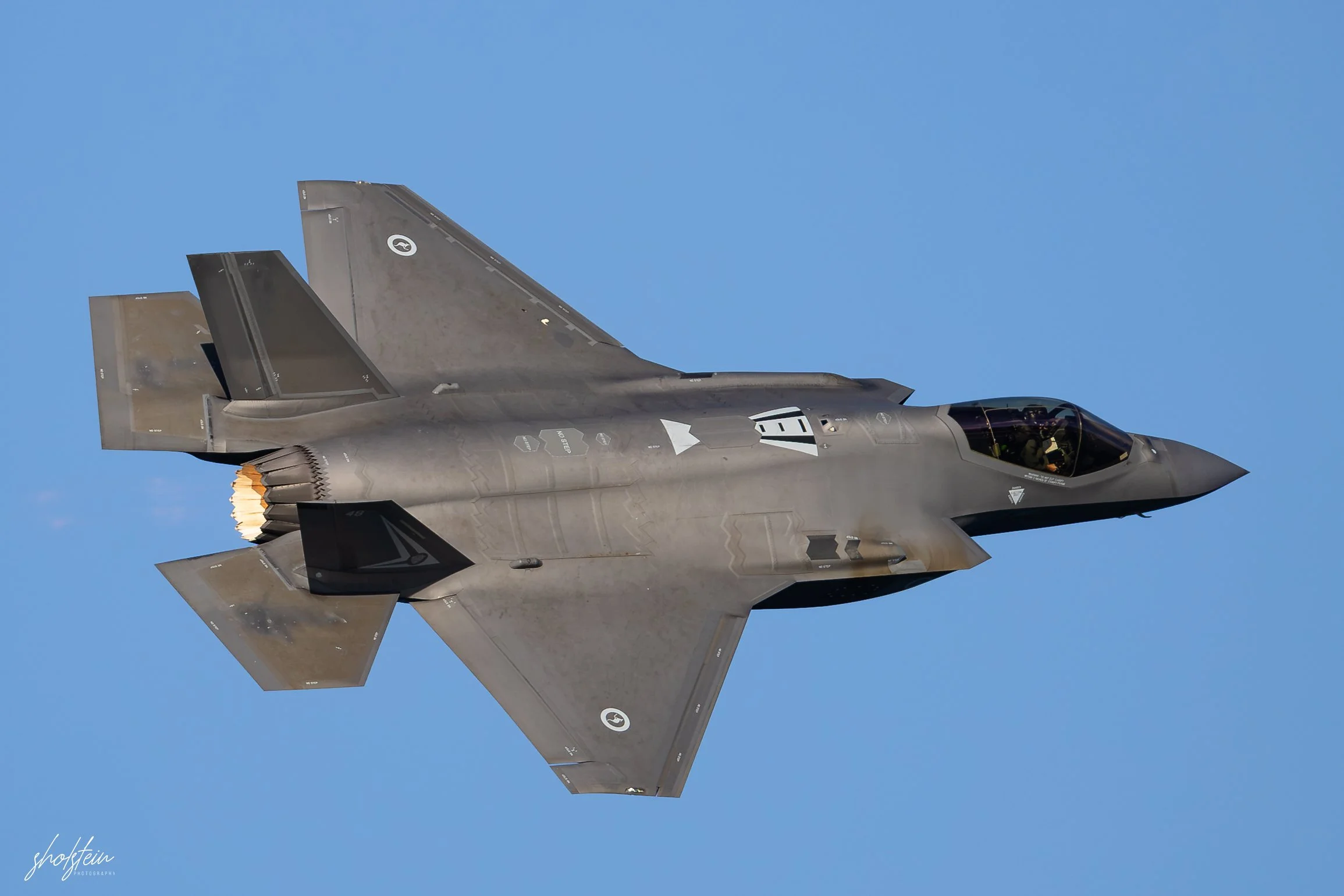 Pacific Airshow 16-8-26p2-1-121-l.jpg
