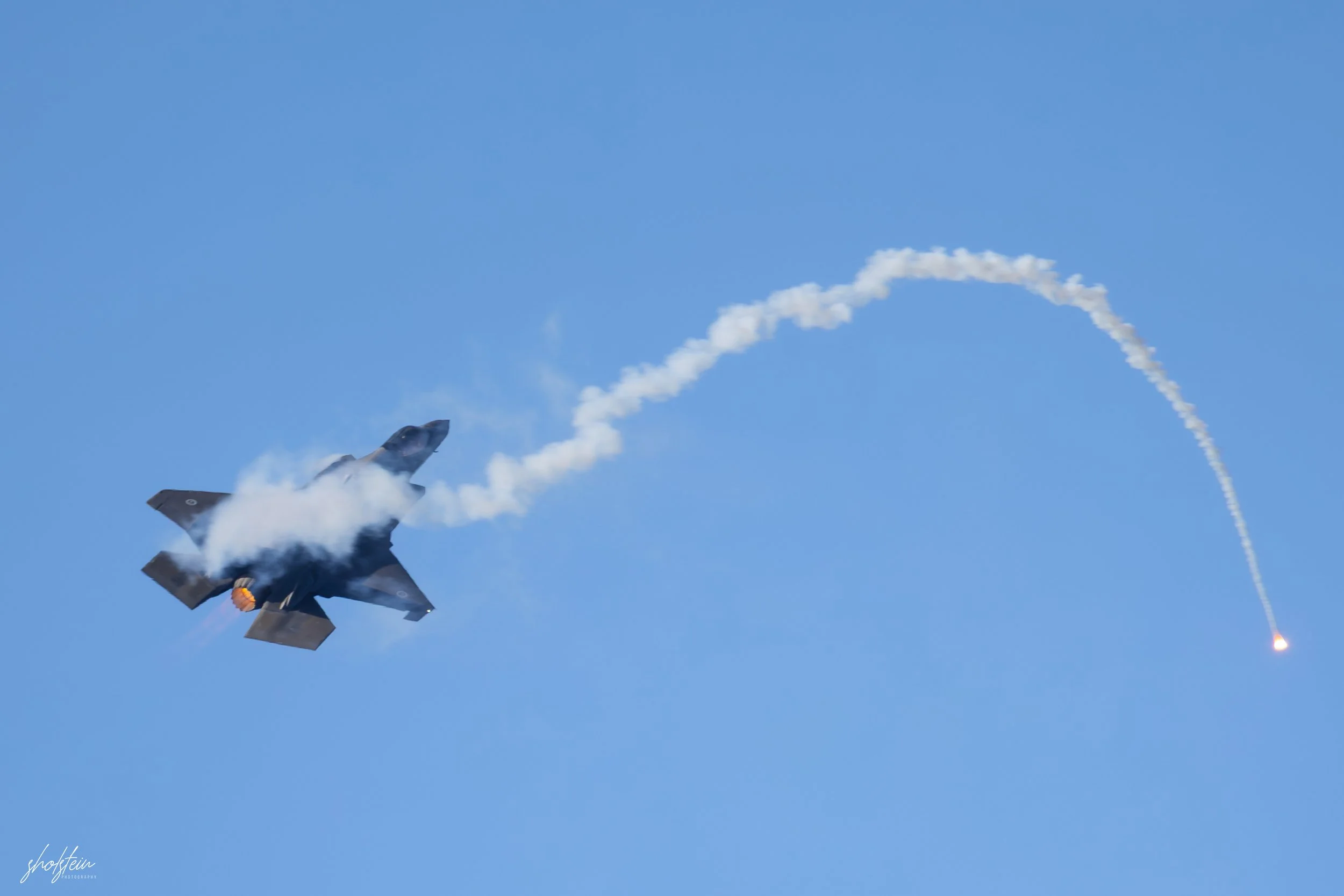 Pacific Airshow 16-8-26p2-1-113-l.jpg