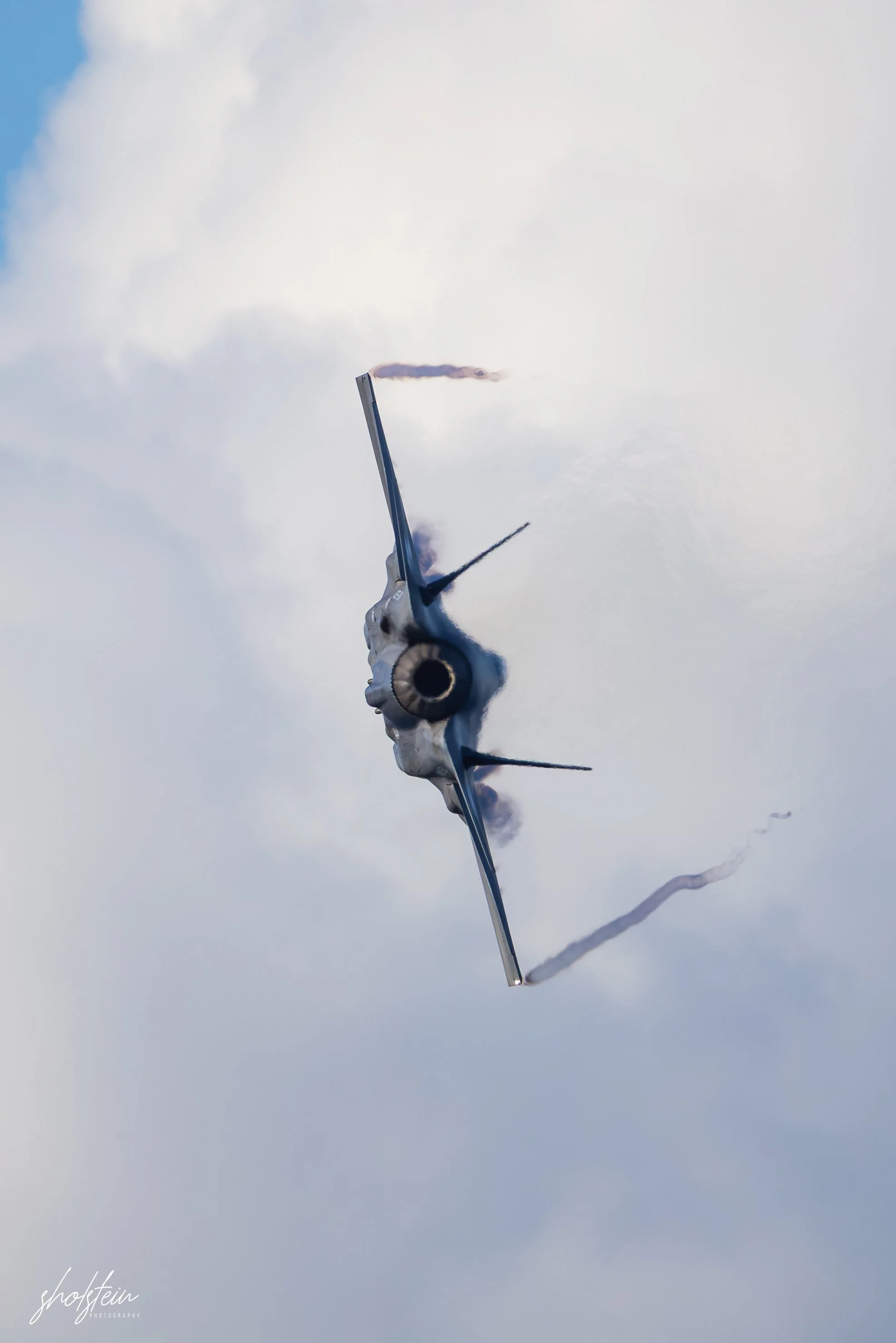 Pacific Airshow 16-8-26p2-1-112-l.jpg