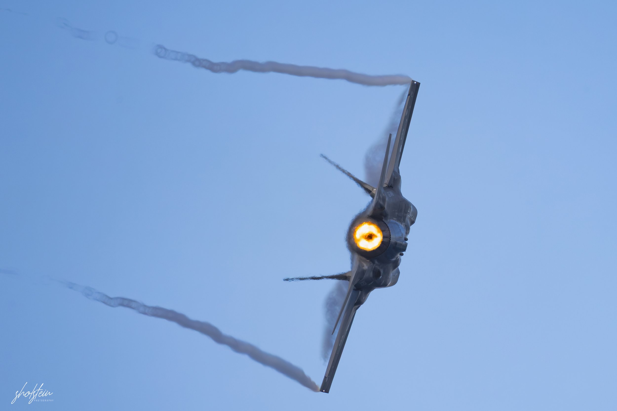 Pacific Airshow 16-8-26p2-1-140-l.jpg