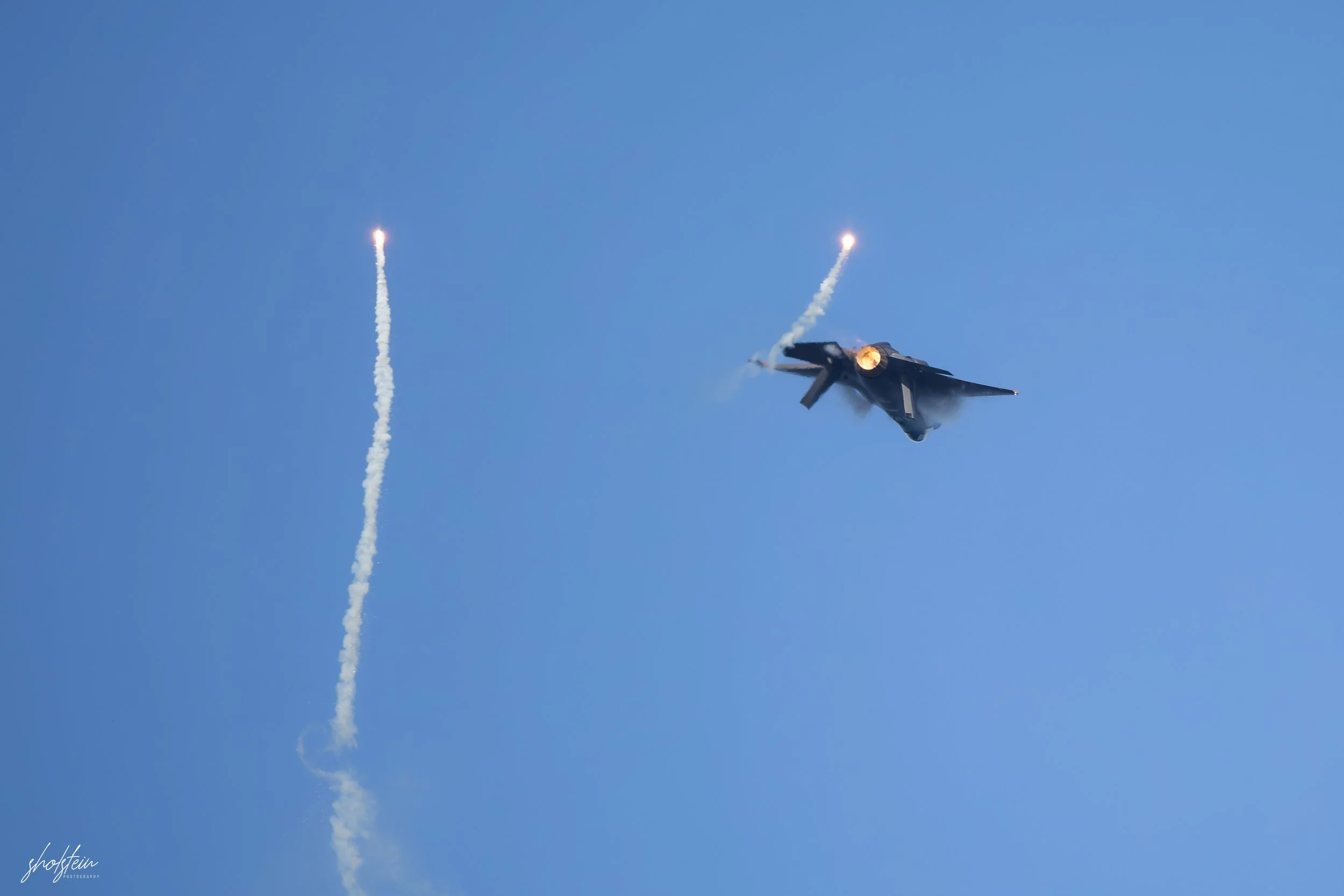 Pacific Airshow 16-8-26p2-1-142-l.jpg