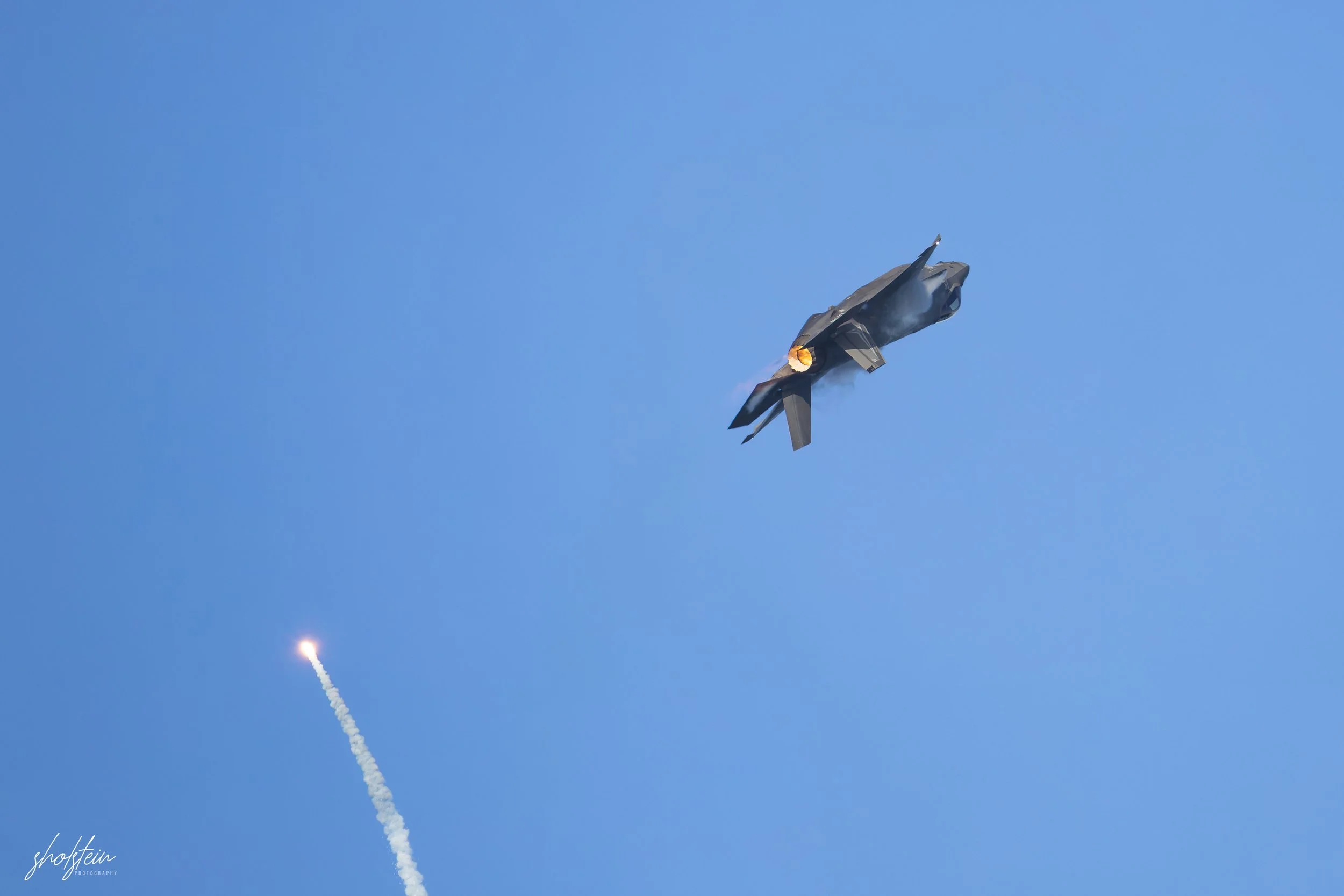 Pacific Airshow 16-8-26p2-1-141-l.jpg