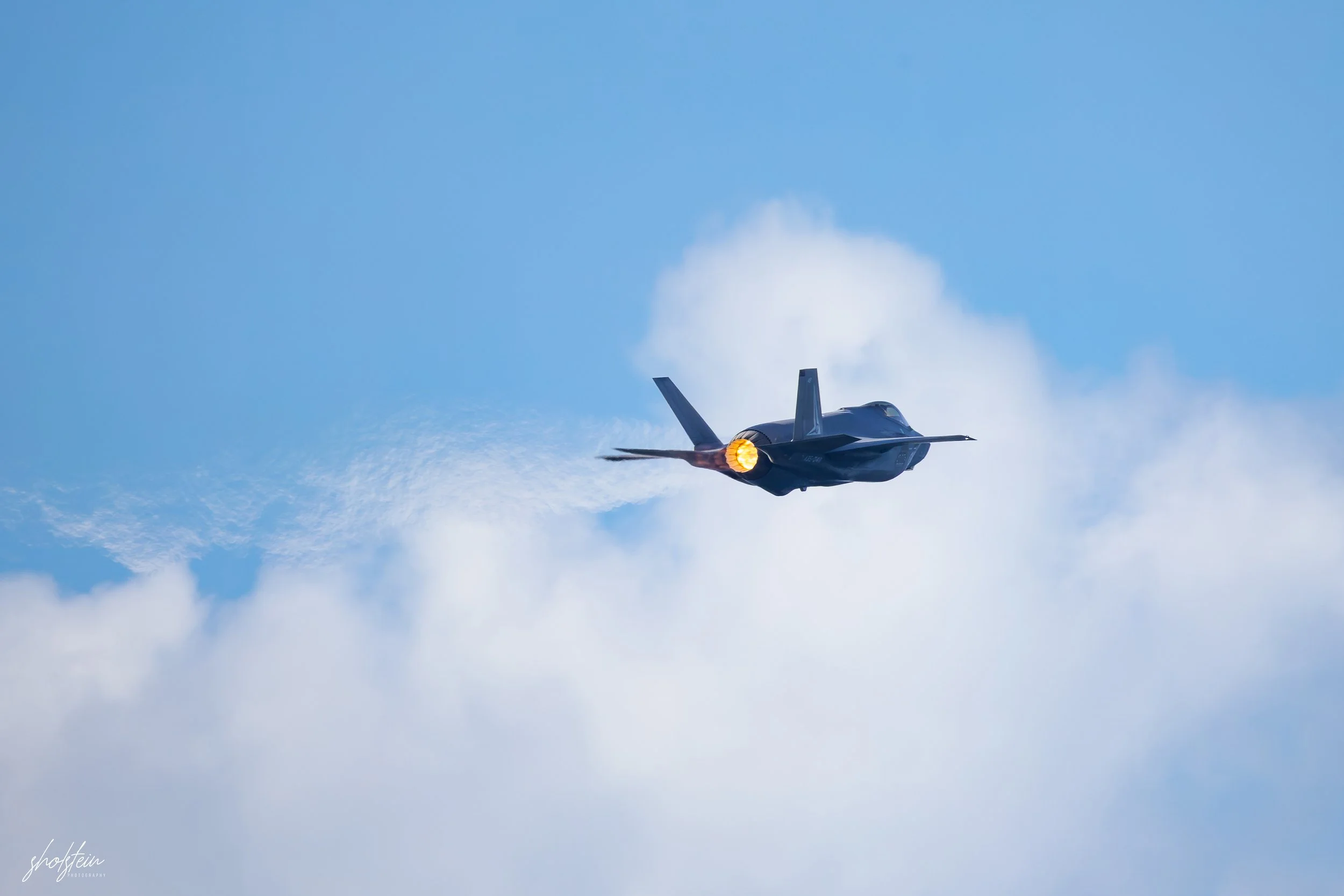 Pacific Airshow 16-8-26p2-1-126-l.jpg