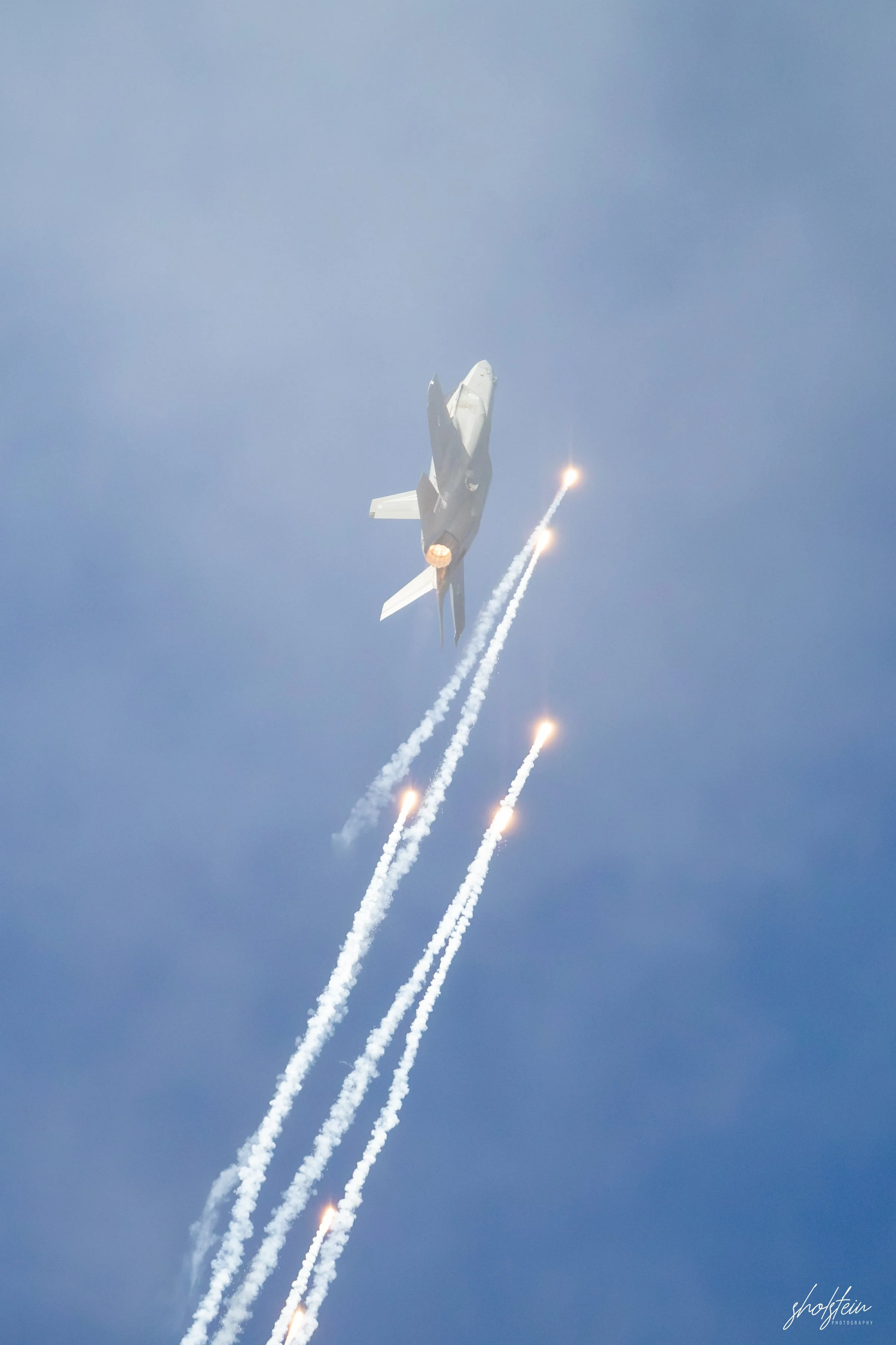 Pacific Airshow 16-8-26p2-1-162-l.jpg