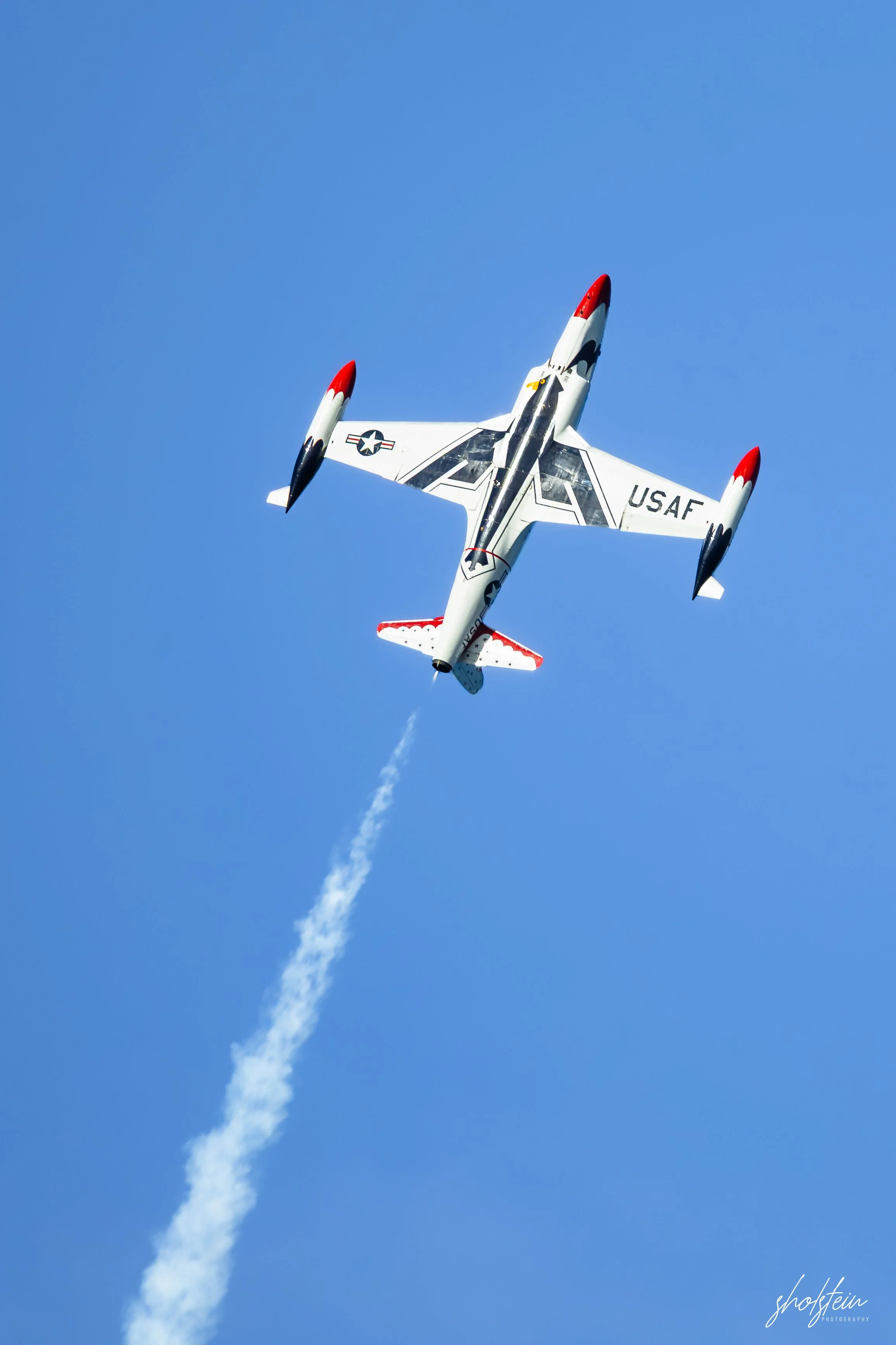 Pacific Airshow 16-8-26p2-1-83-l.jpg