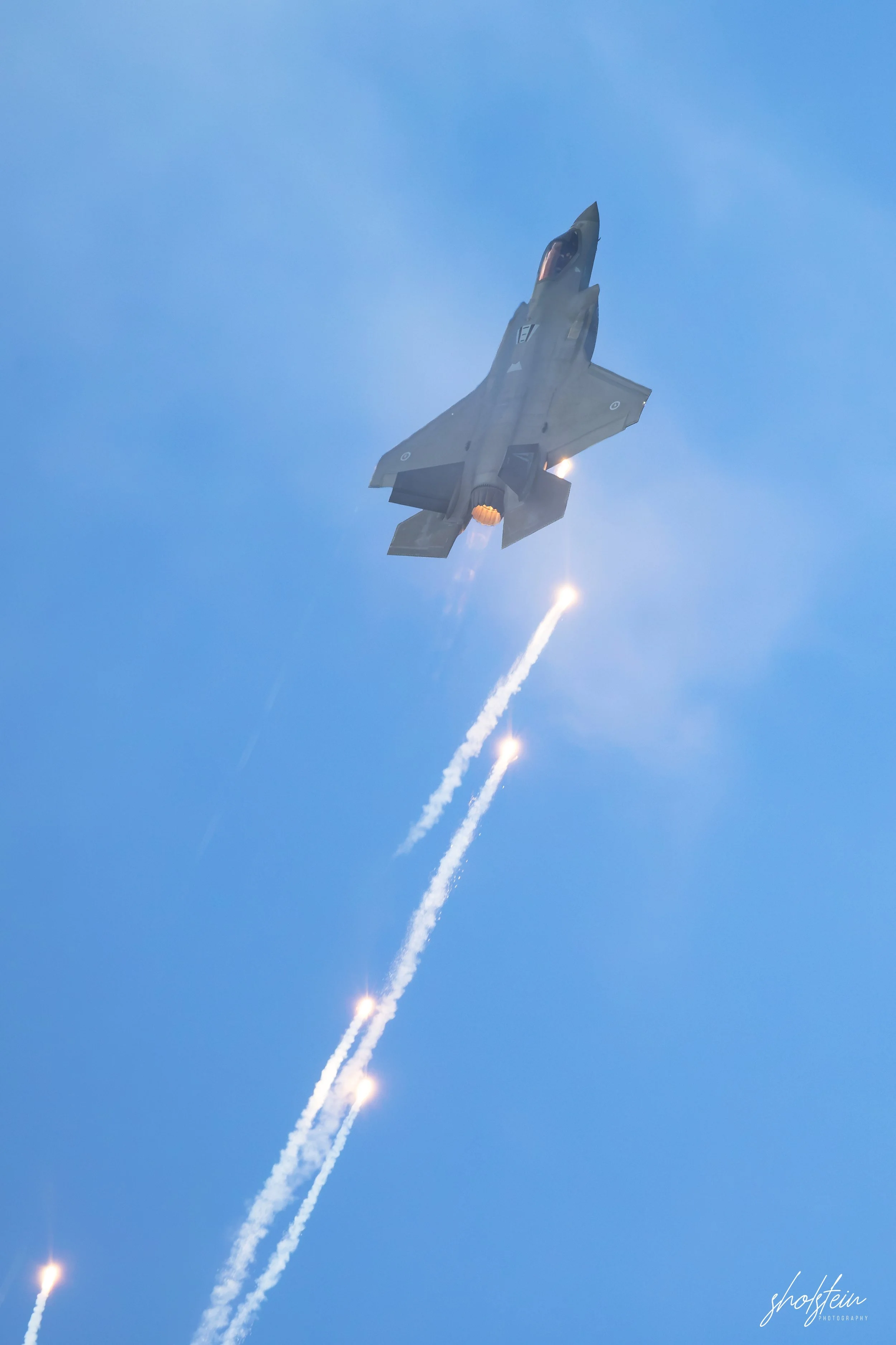 Pacific Airshow 16-8-26p2-1-156-l.jpg