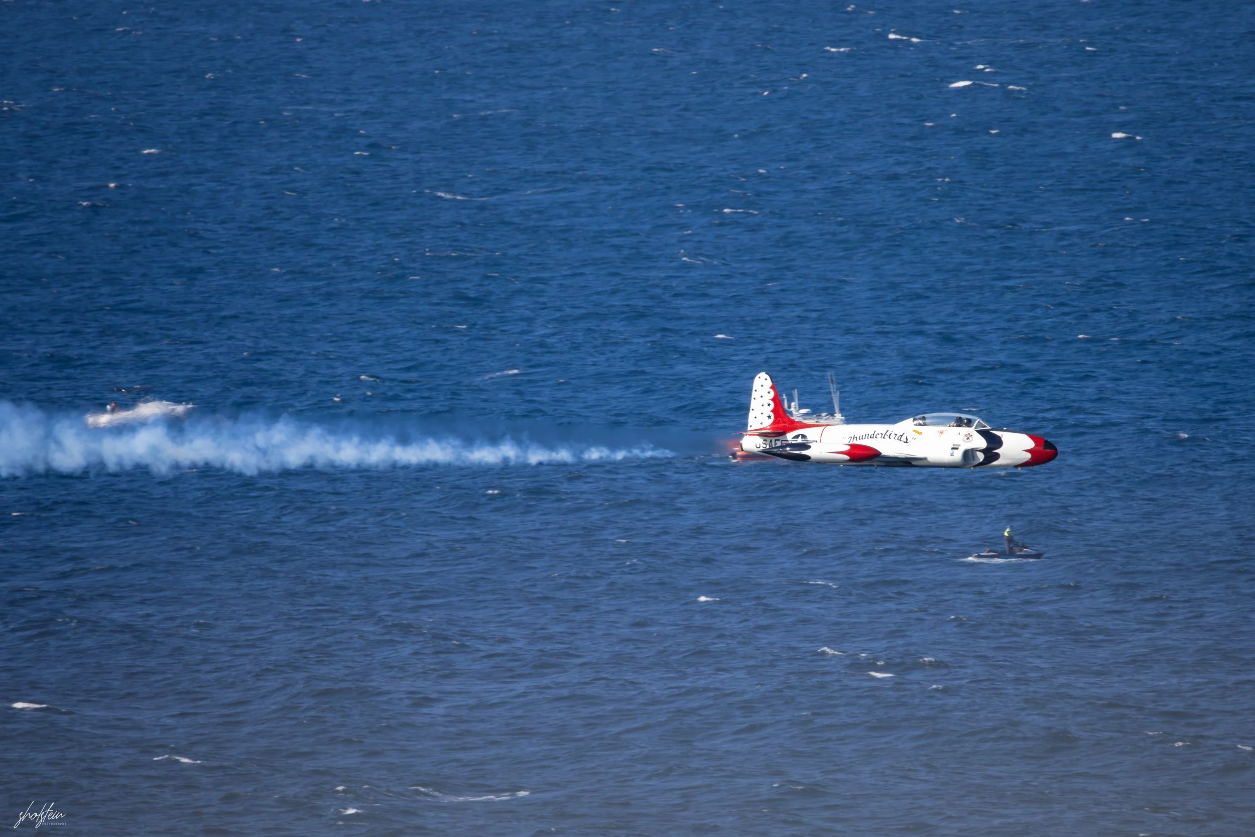 Pacific Airshow 14-8-26-1-93-l.jpg