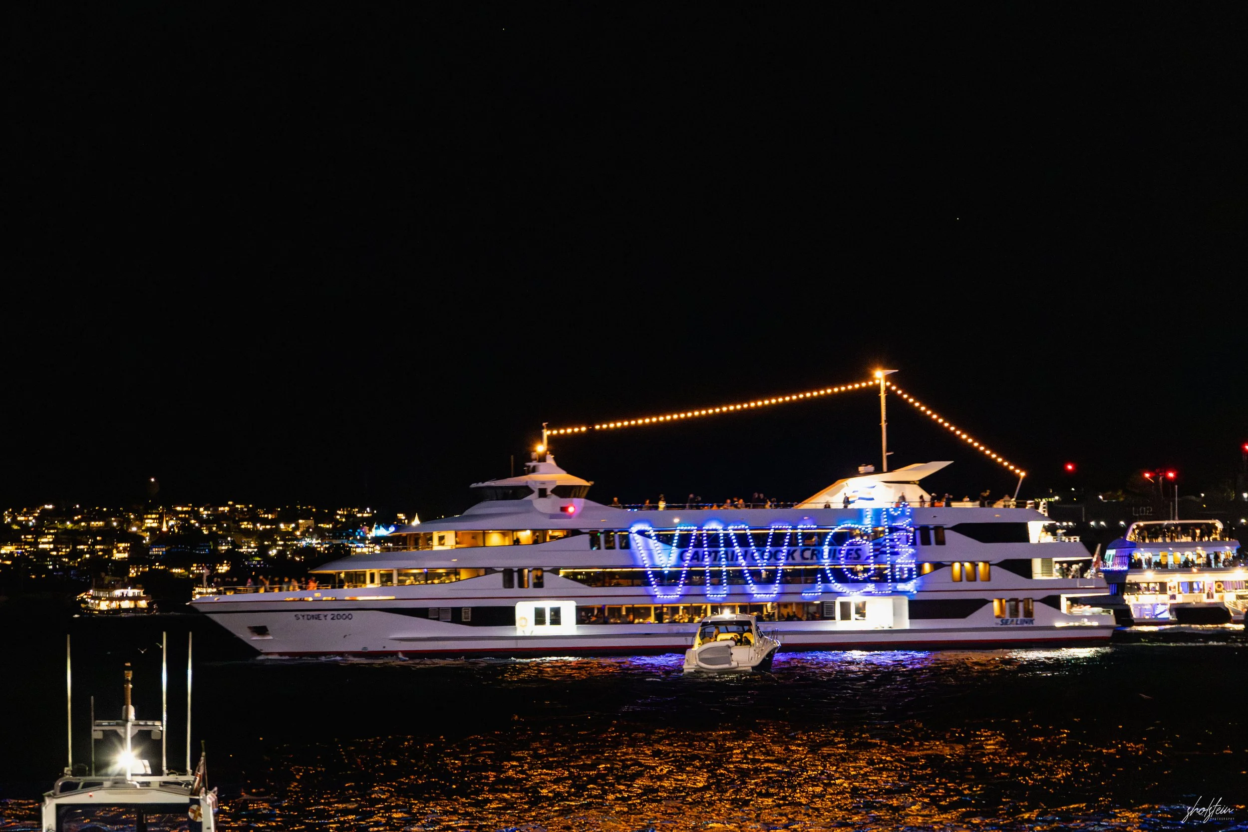 Vivid-Sony Cruise 3-6-26-1-15-l.jpg