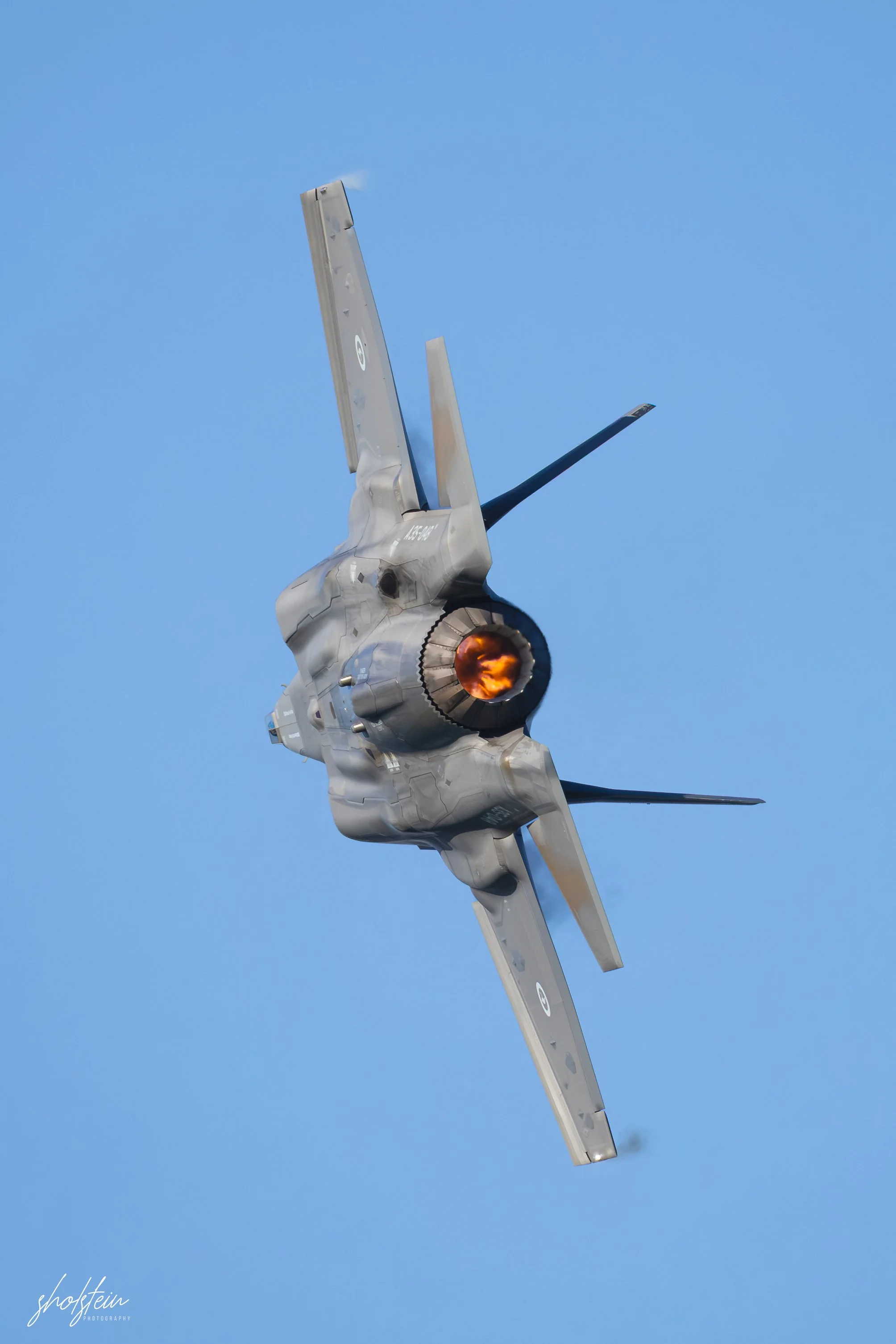 Pacific Airshow 16-8-26p2-1-125-l.jpg