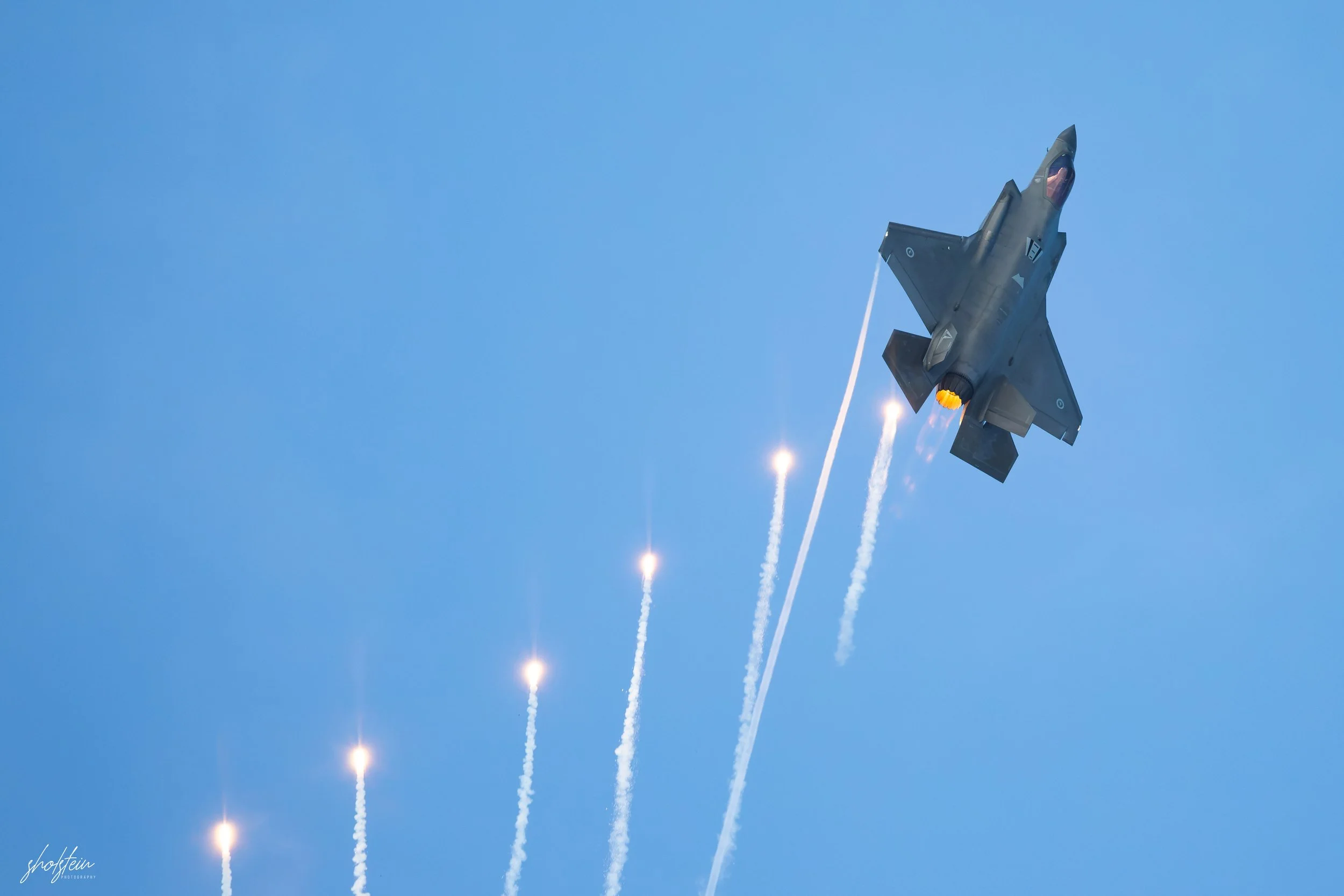 Pacific Airshow 16-8-26p2-1-154-l.jpg