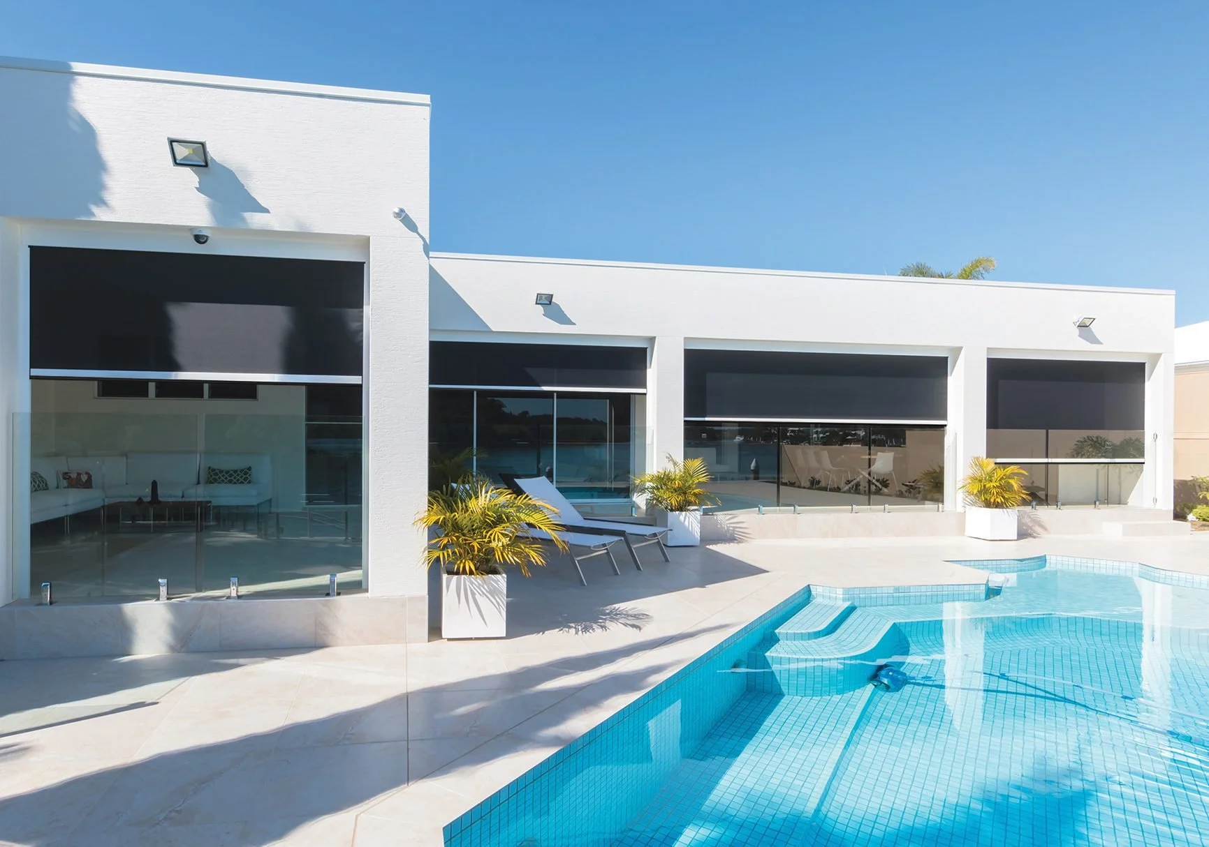 2.-Zipscreen-Awnings-updated.jpg
